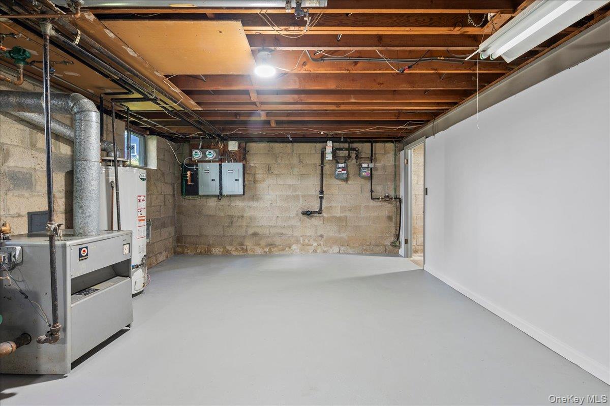 412 Hinman Place – For Sale photo 37