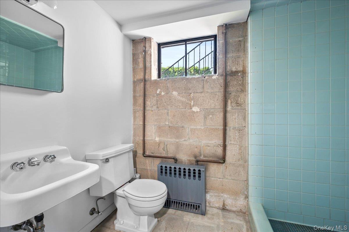 412 Hinman Place – For Sale photo 35