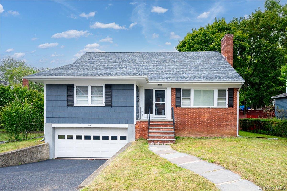 412 Hinman Place – For Sale