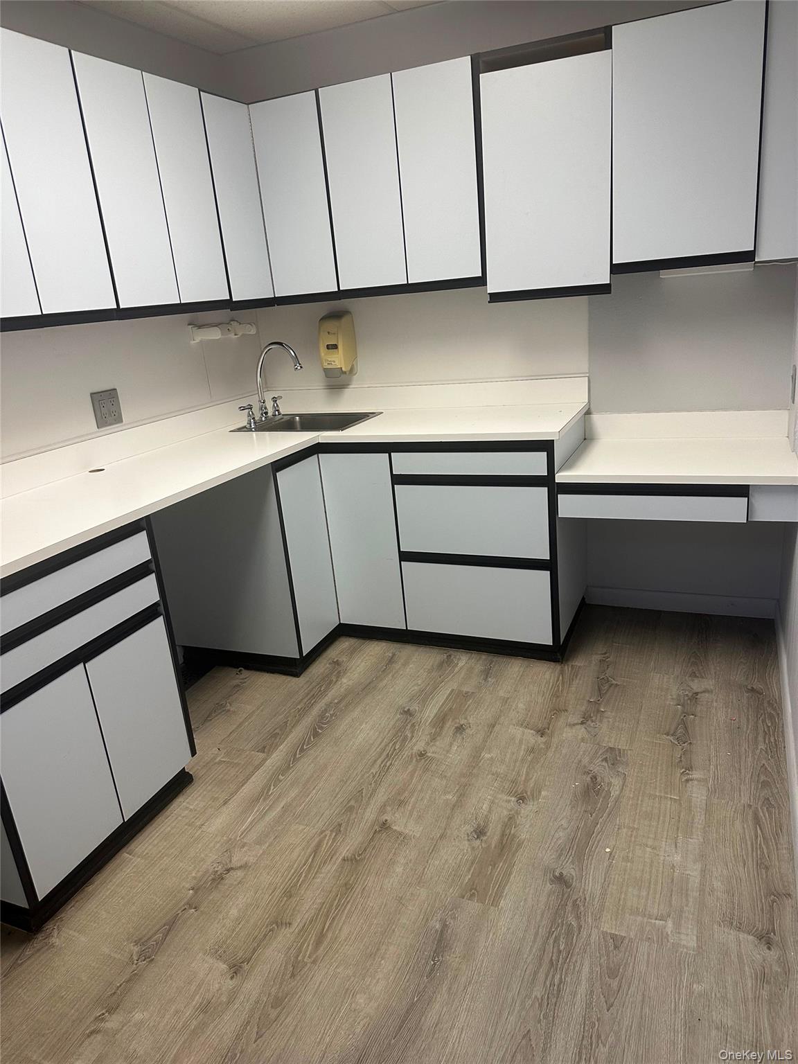 15 E Main Street – For Rent photo 8