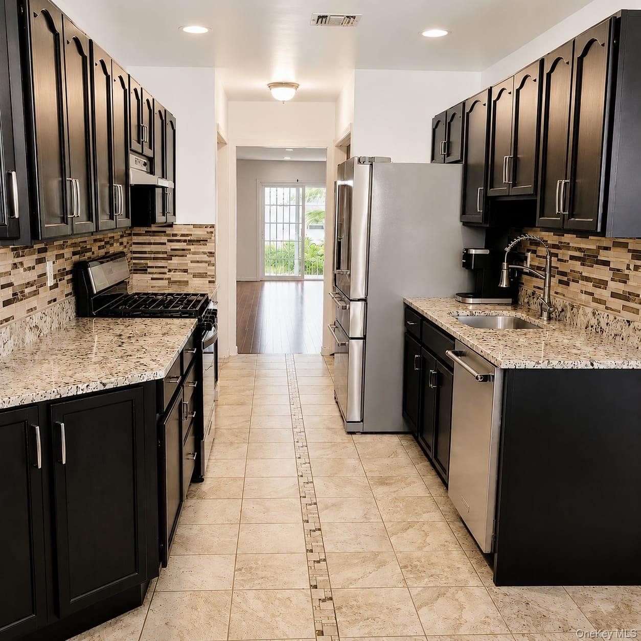 226 Westside Avenue, Unit B photo 6