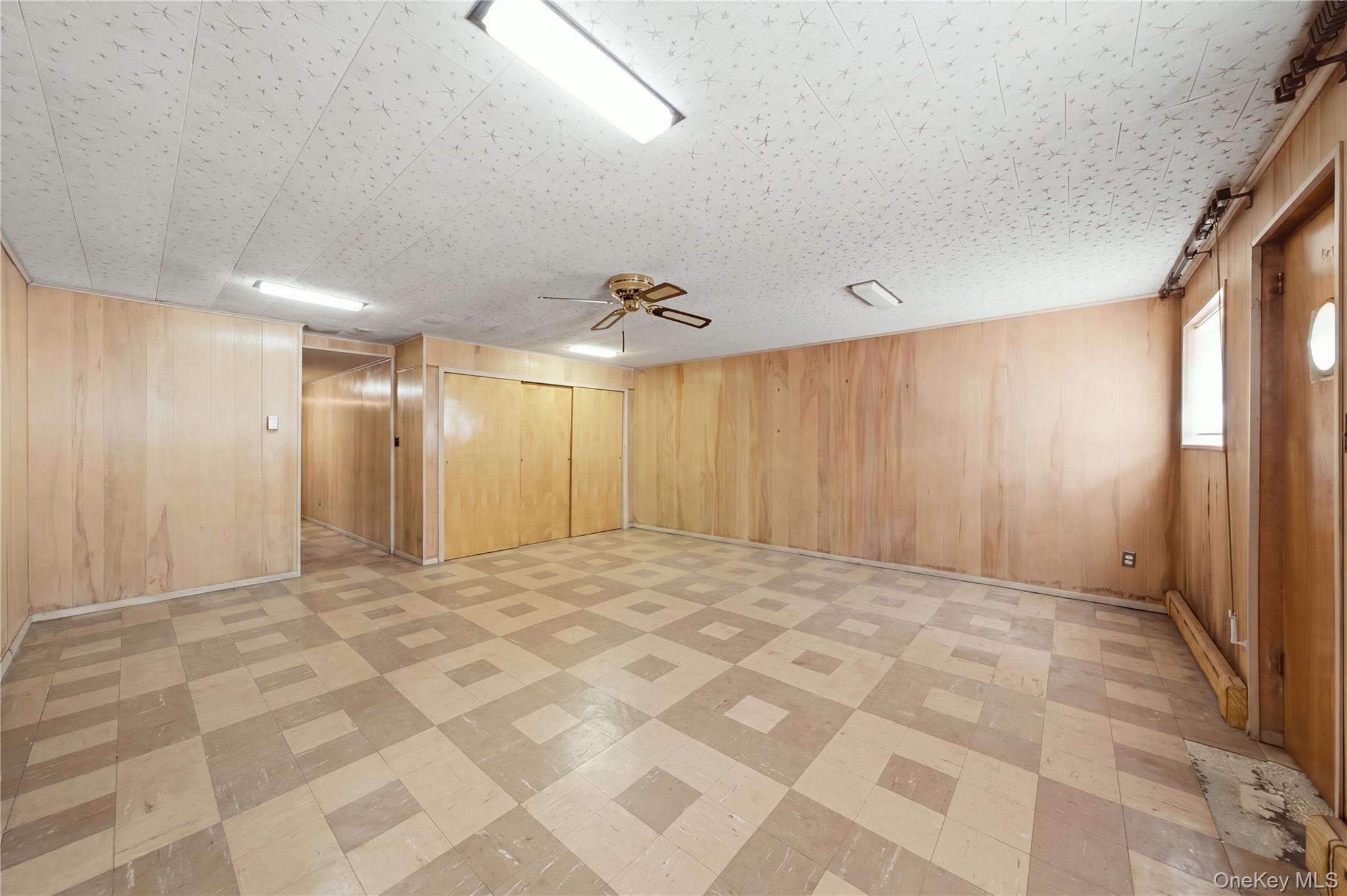 6669 73rd Place – For Sale photo 17