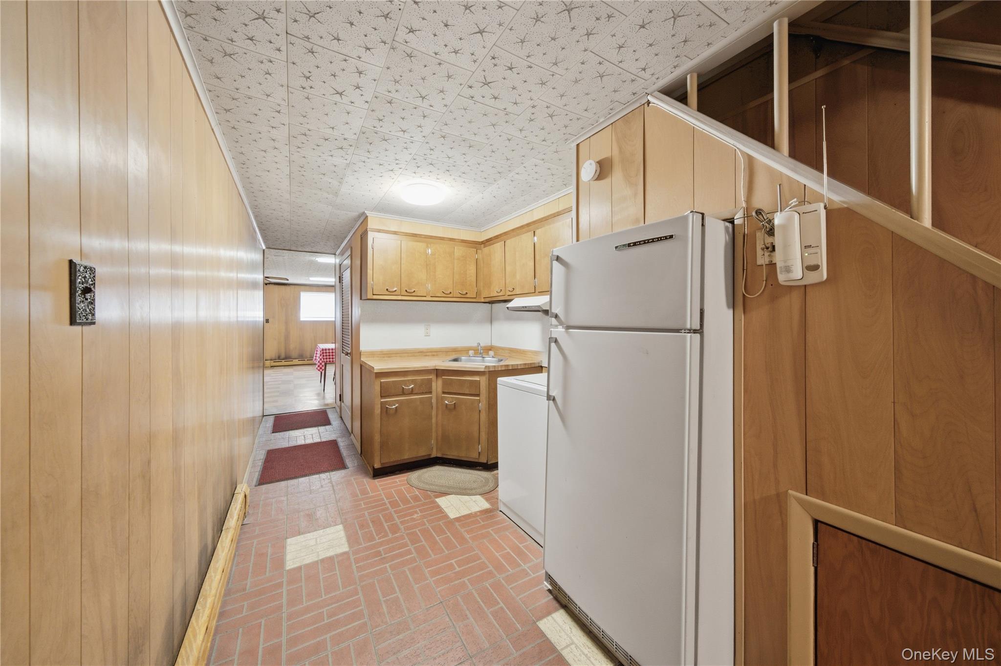 6669 73rd Place – For Sale photo 15