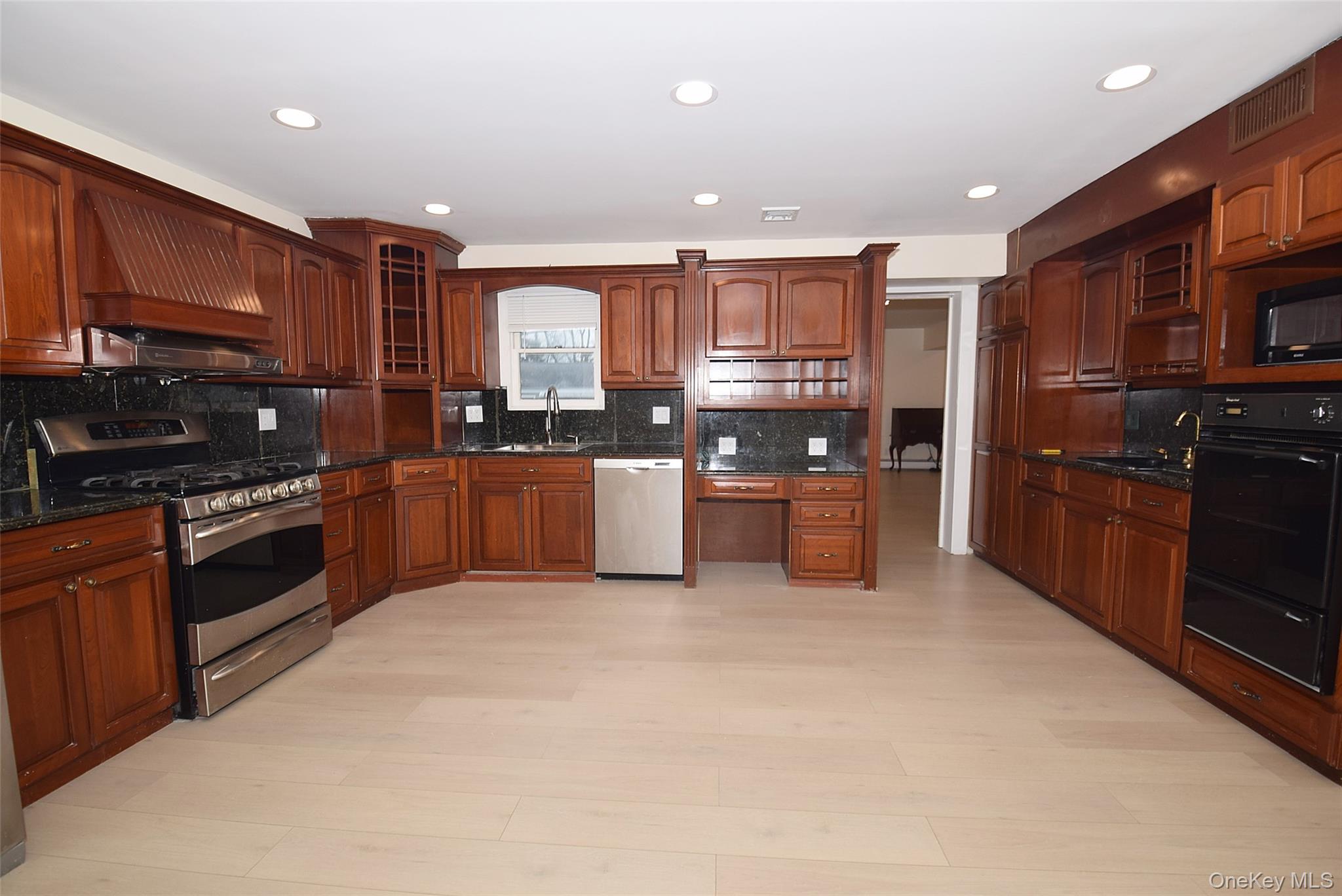 37 Amby Avenue – For Rent photo 4