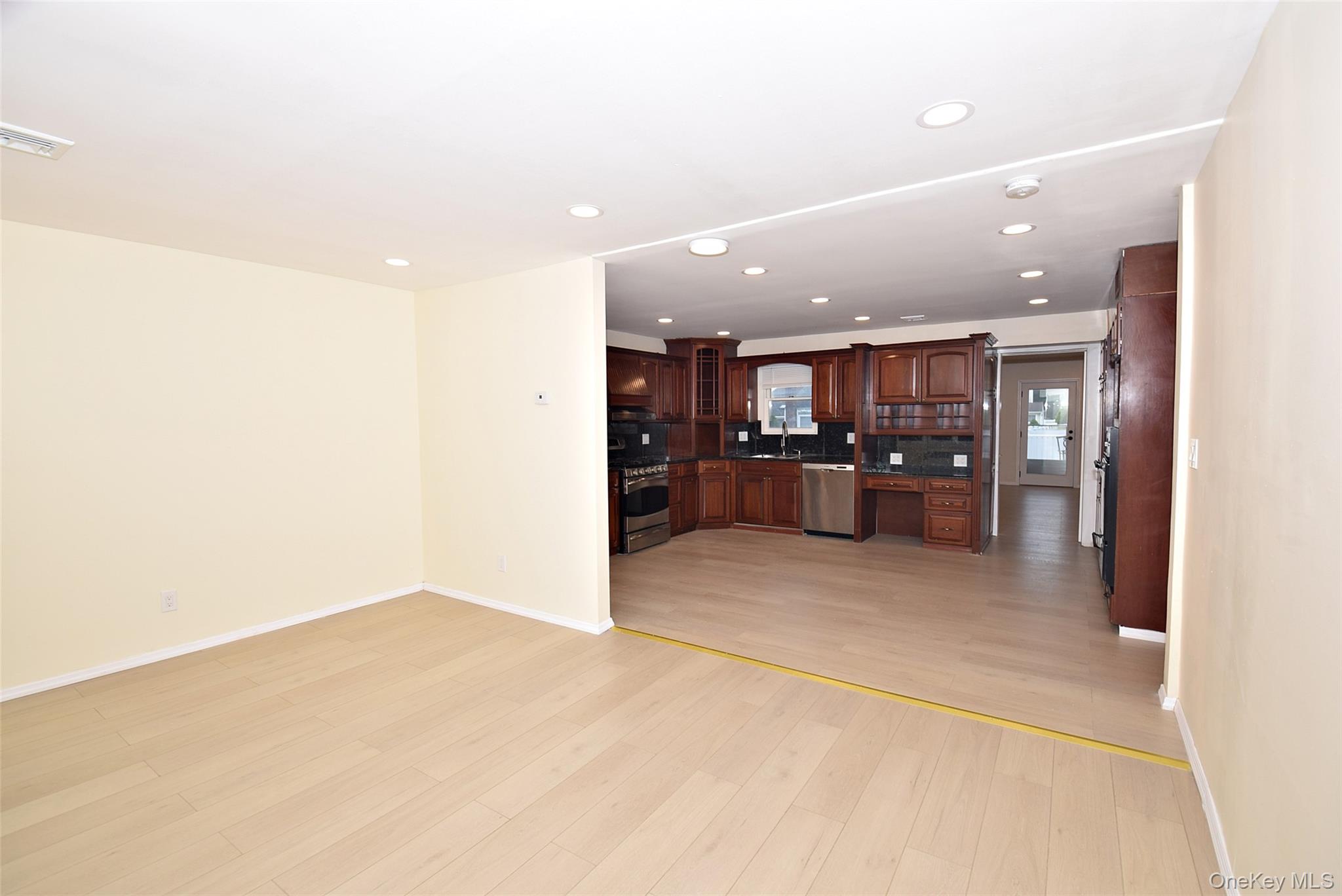 37 Amby Avenue – For Rent photo 3