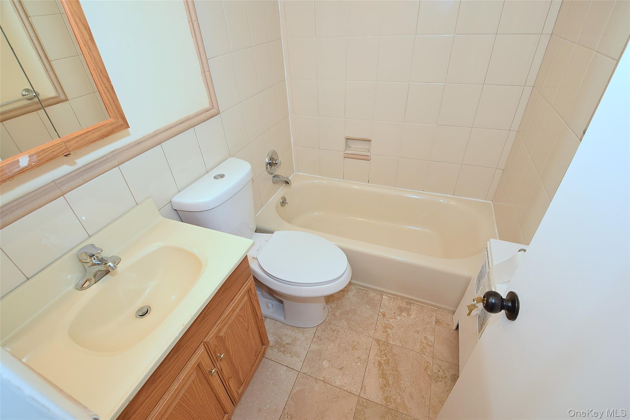 37 Amby Avenue – For Rent photo 8