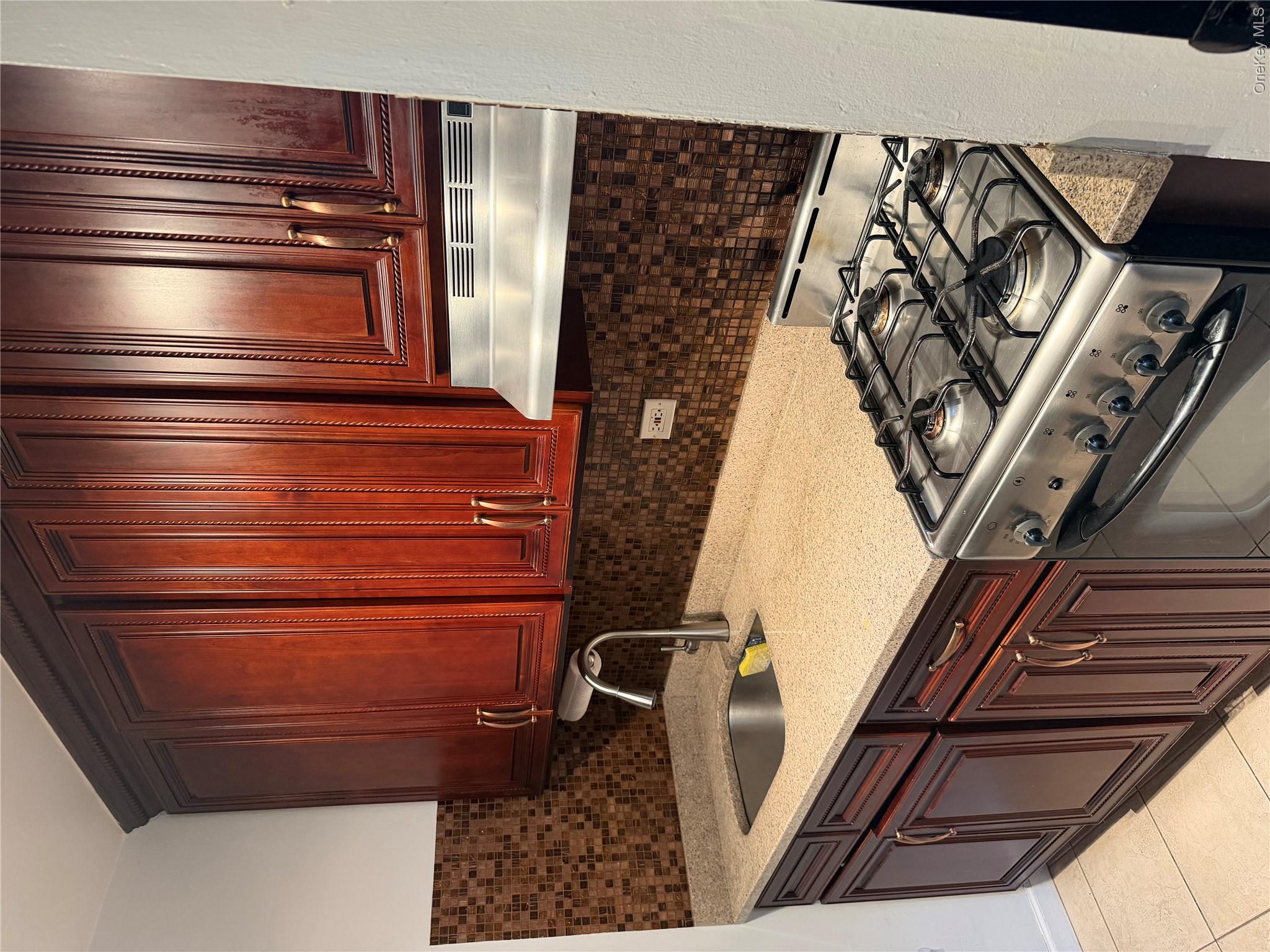 86-10 151 Avenue, Unit 6N photo 8
