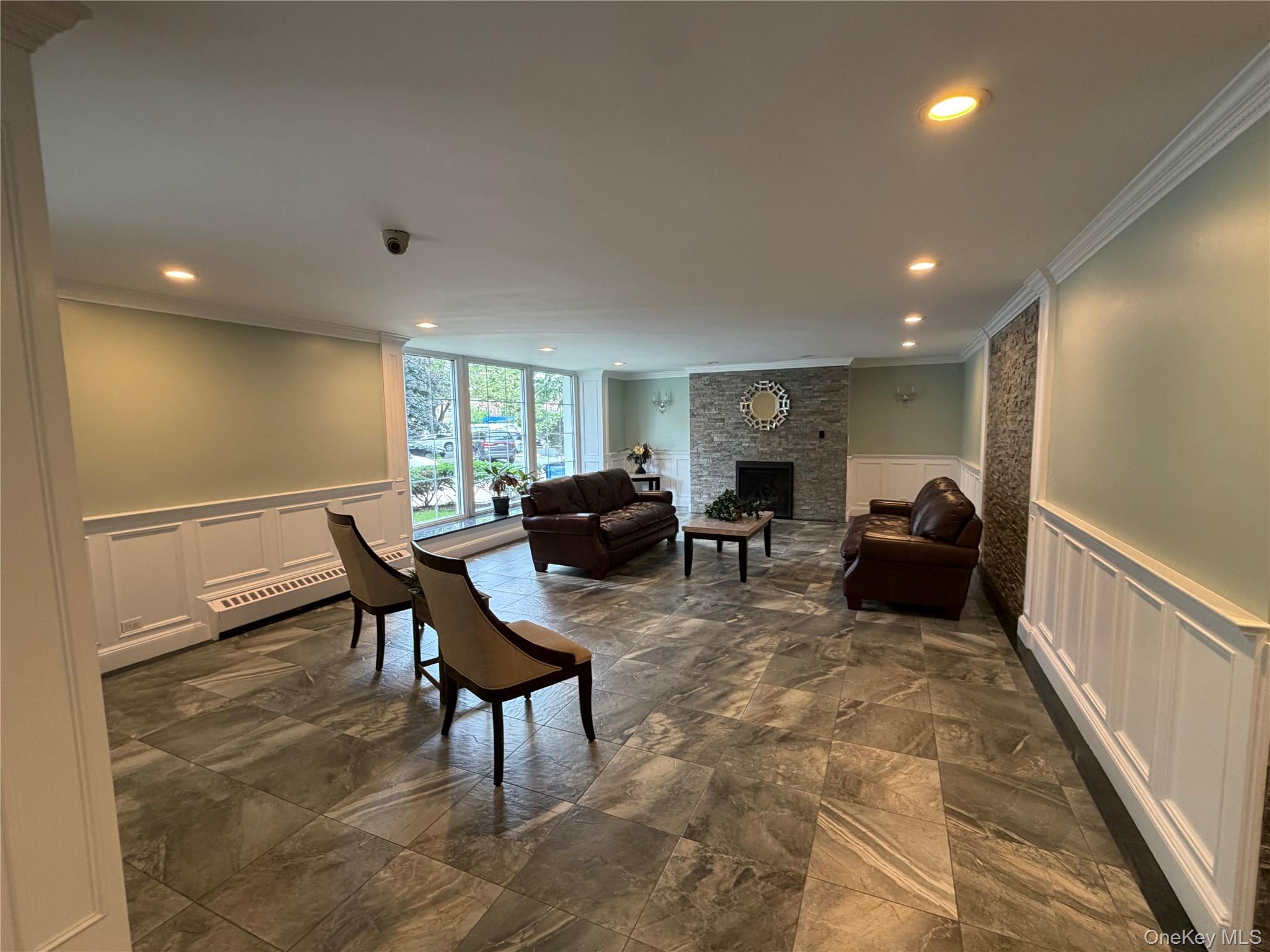 86-10 151 Avenue, Unit 6N photo 2
