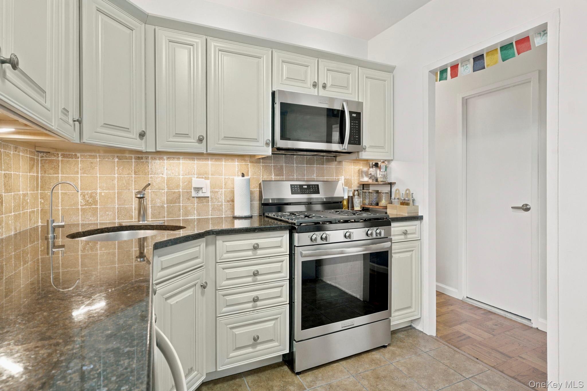 281 Garth Road, Unit B5H photo 10