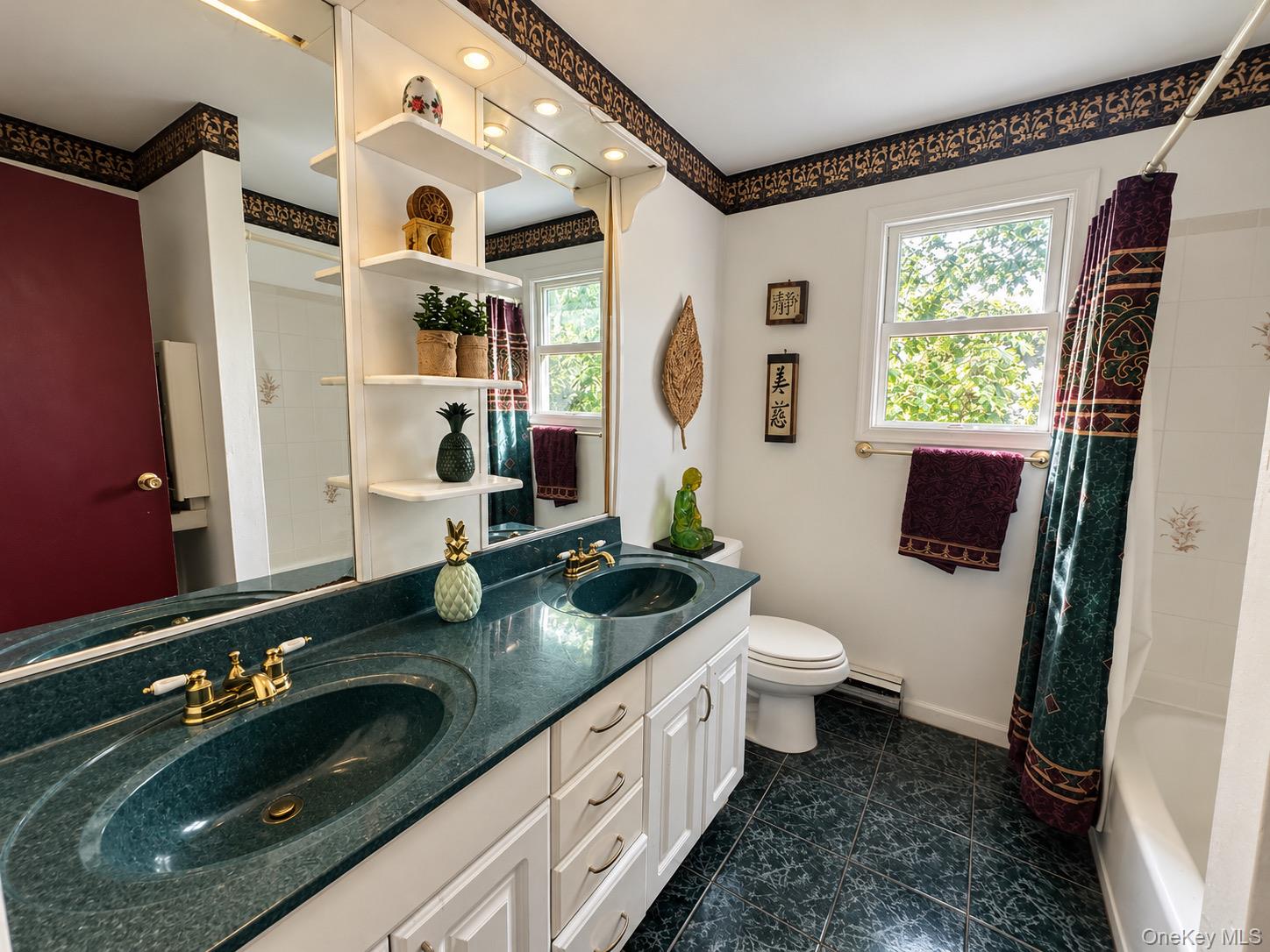 2 Custom Lane – For Sale photo 4