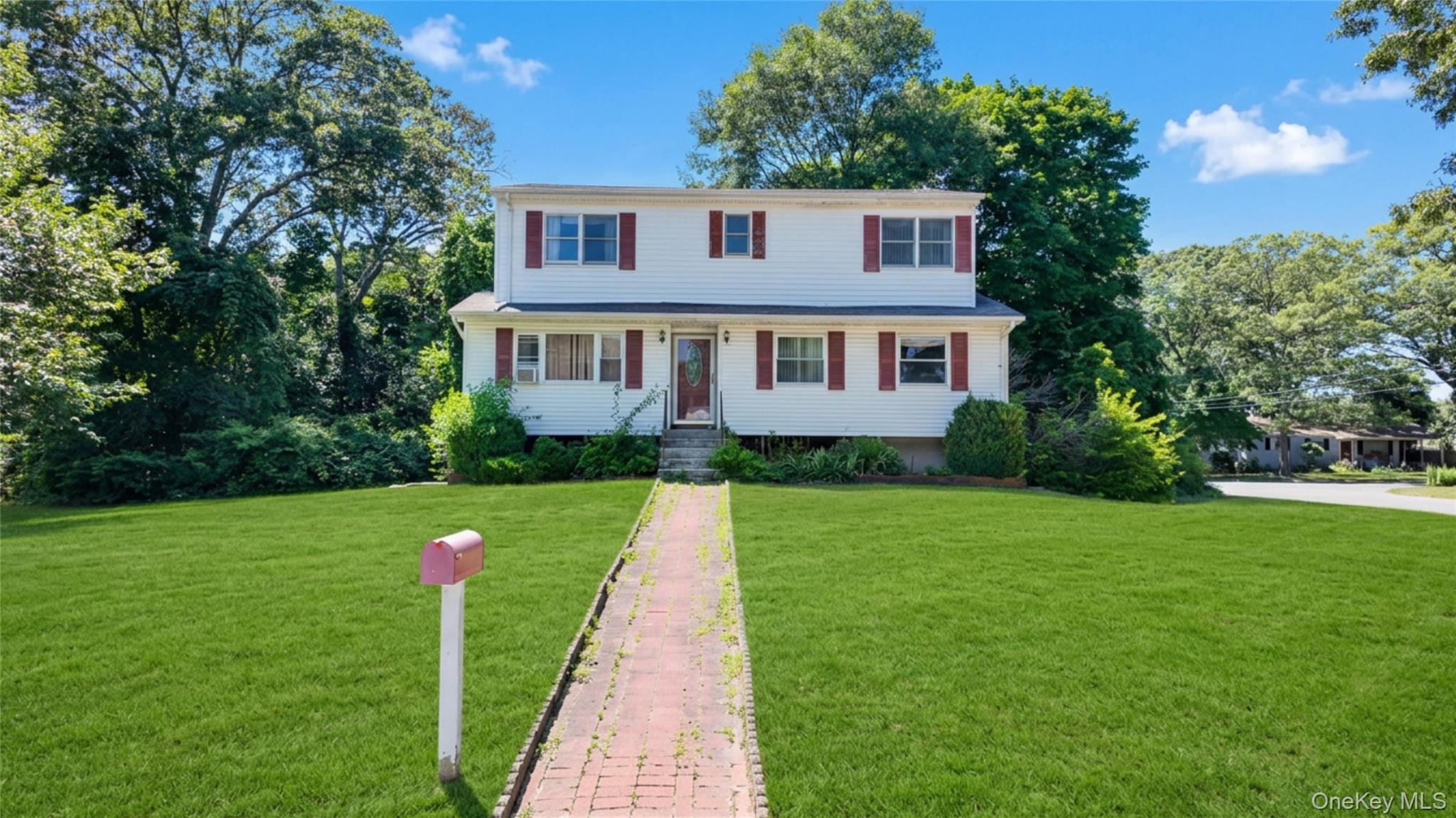 2 Custom Lane – For Sale