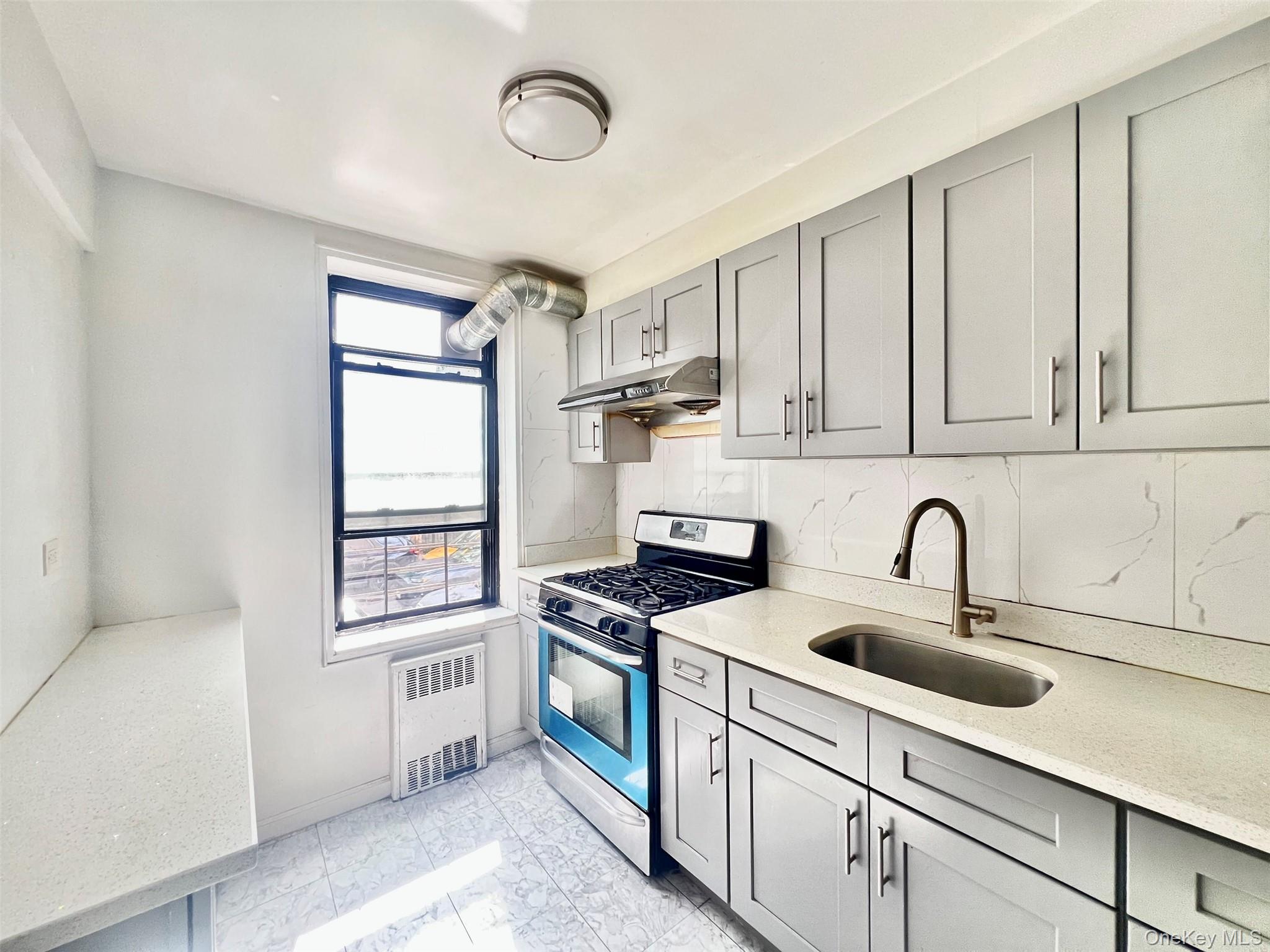 84-25 Elmhurst Avenue, Unit 1V