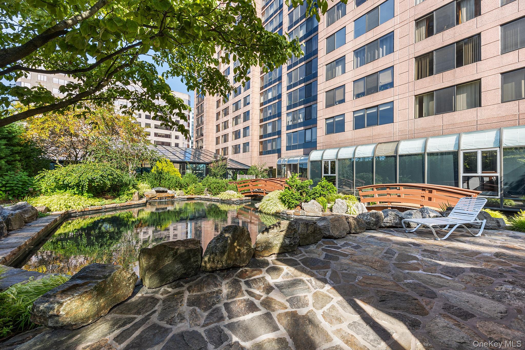 4 Martine Avenue, Unit 120 photo 23