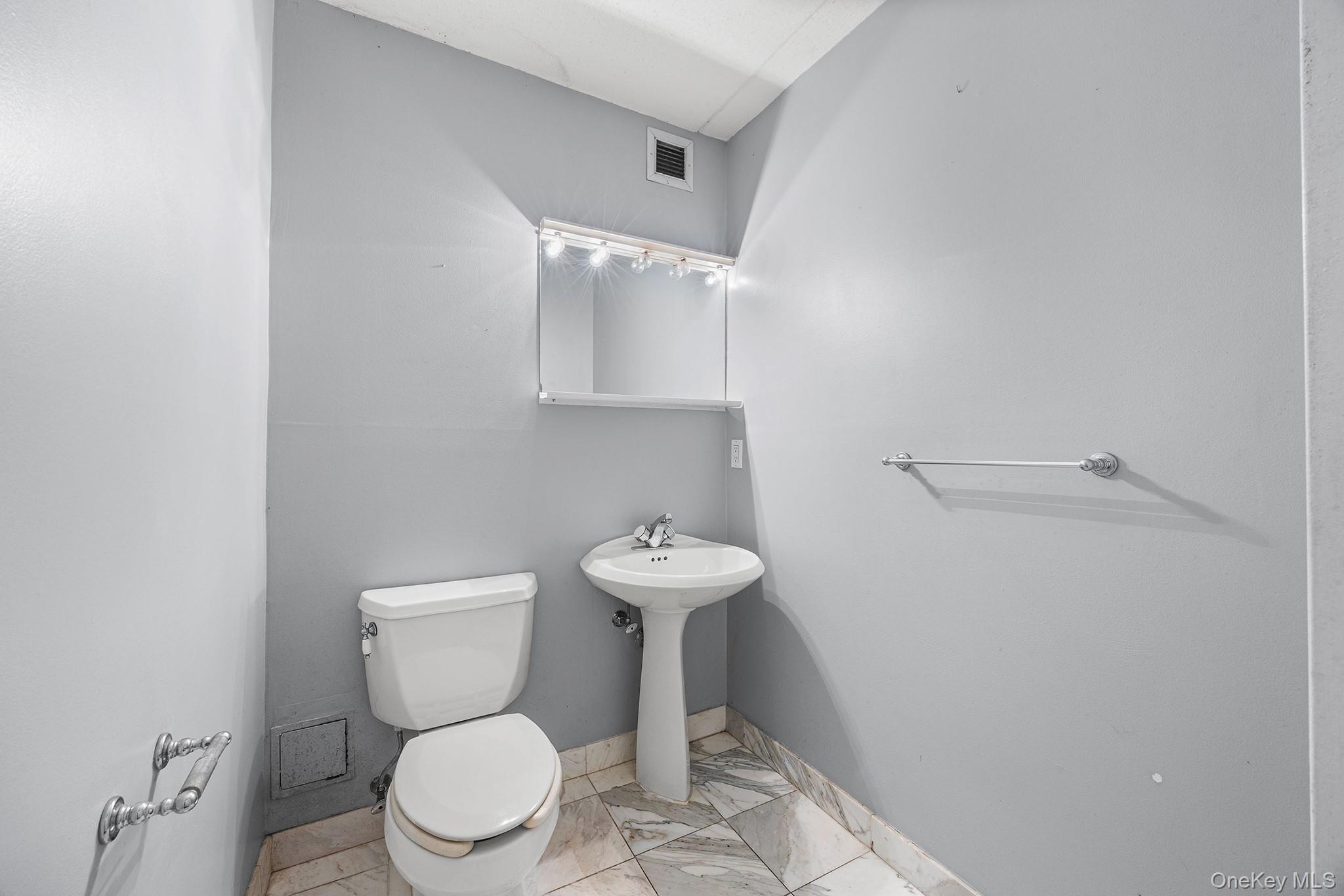 4 Martine Avenue, Unit 120 photo 16