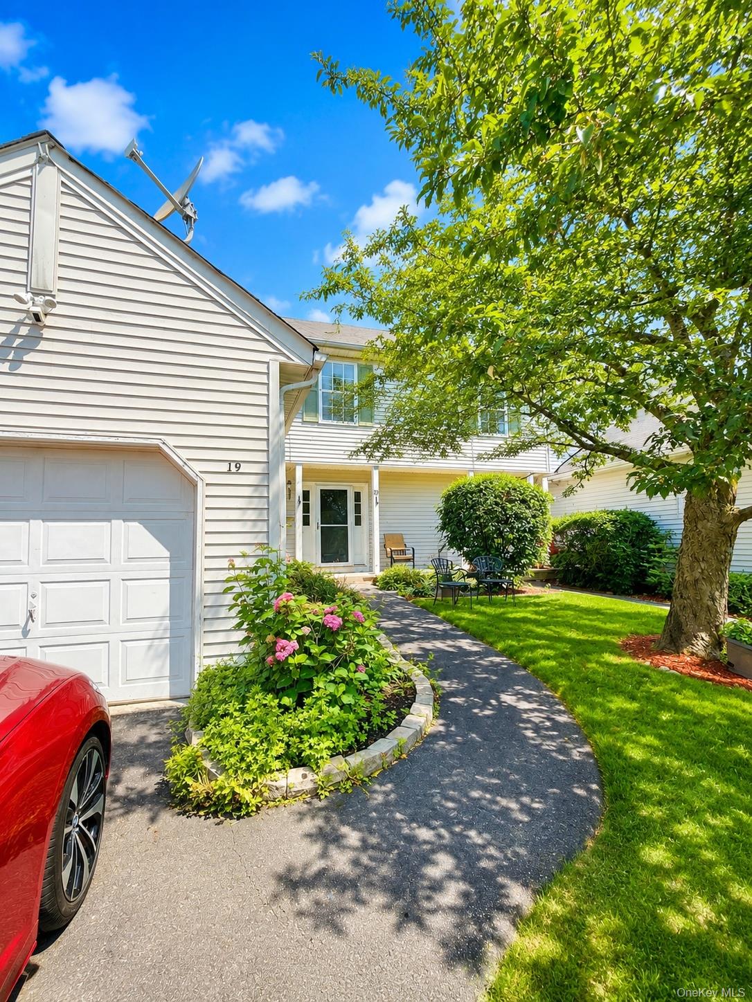 19 Helene Circle – For Sale