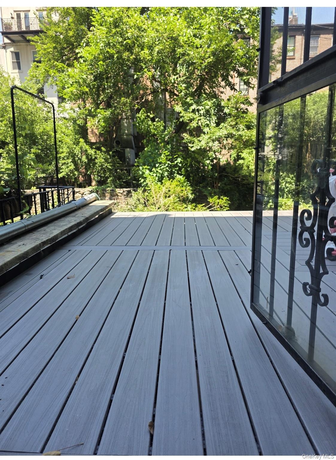 437 W 43rd Street, Unit 1 photo 7