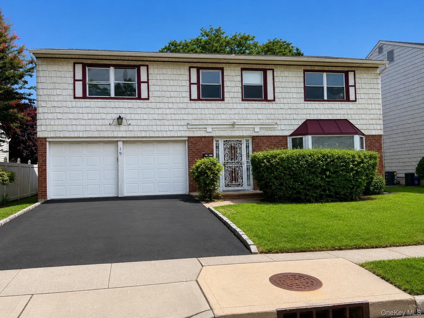 19 Valley Greens Drive – For Sale