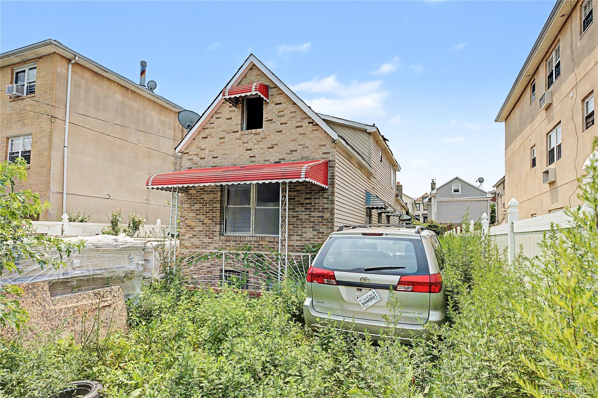 2923 Bruner Avenue – For Sale