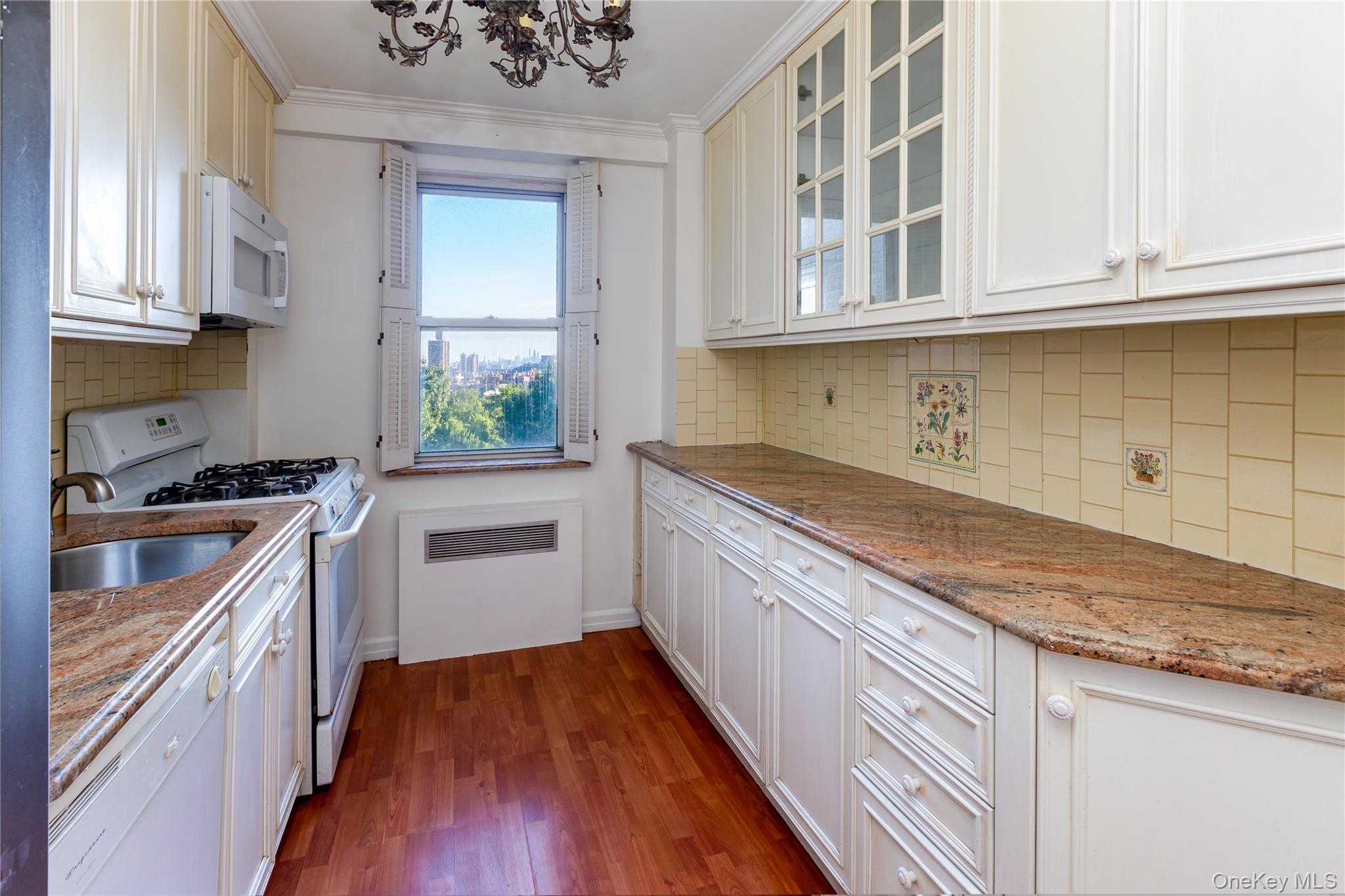 3135 Johnson Avenue, Unit 12C photo 2