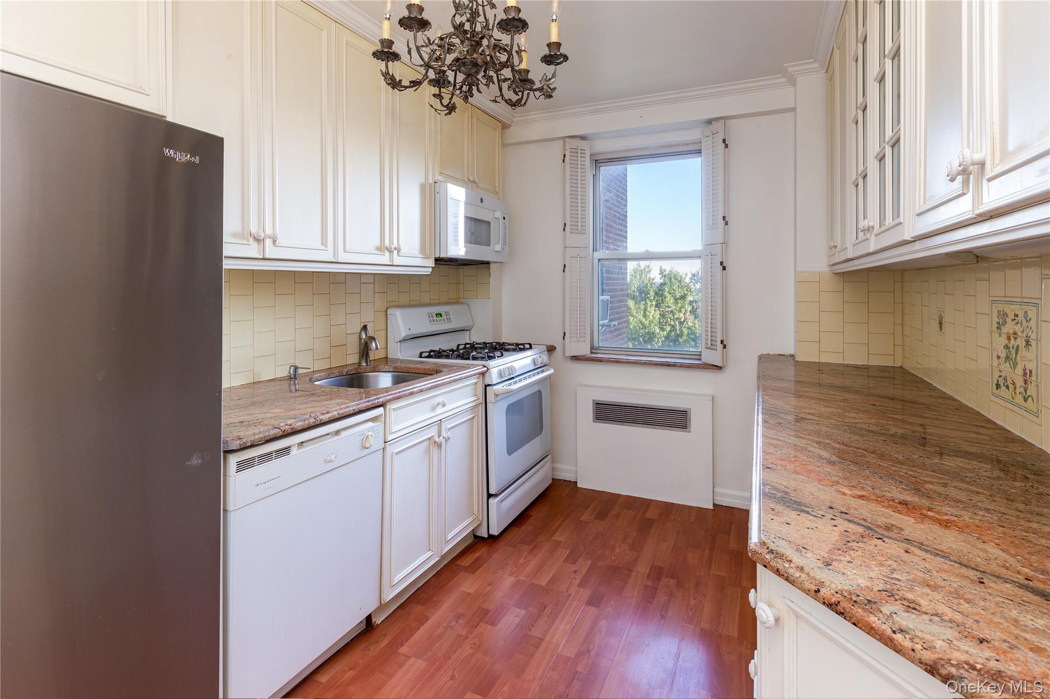 3135 Johnson Avenue, Unit 12C