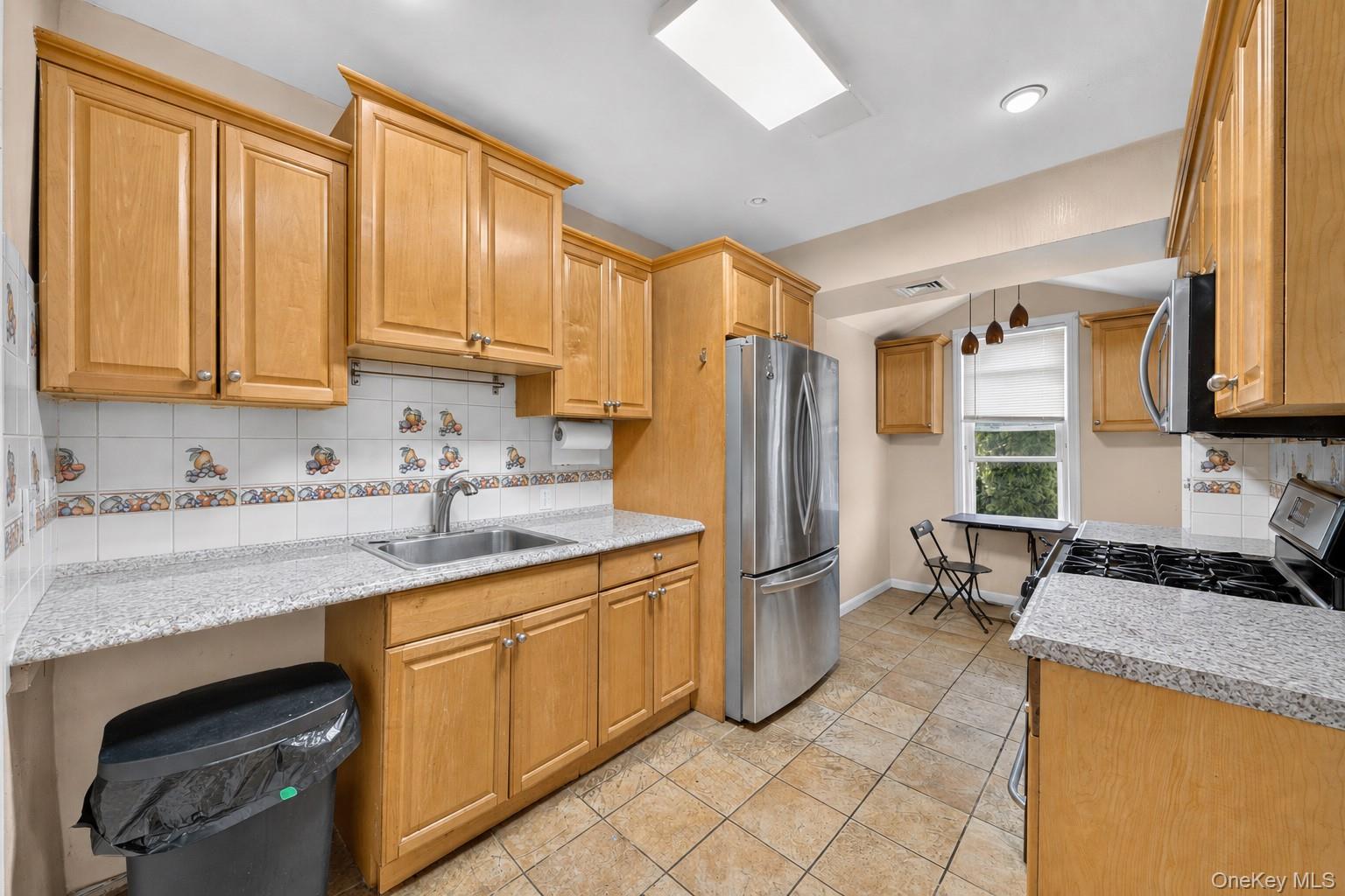 7630 Park Lane South – For Sale photo 2