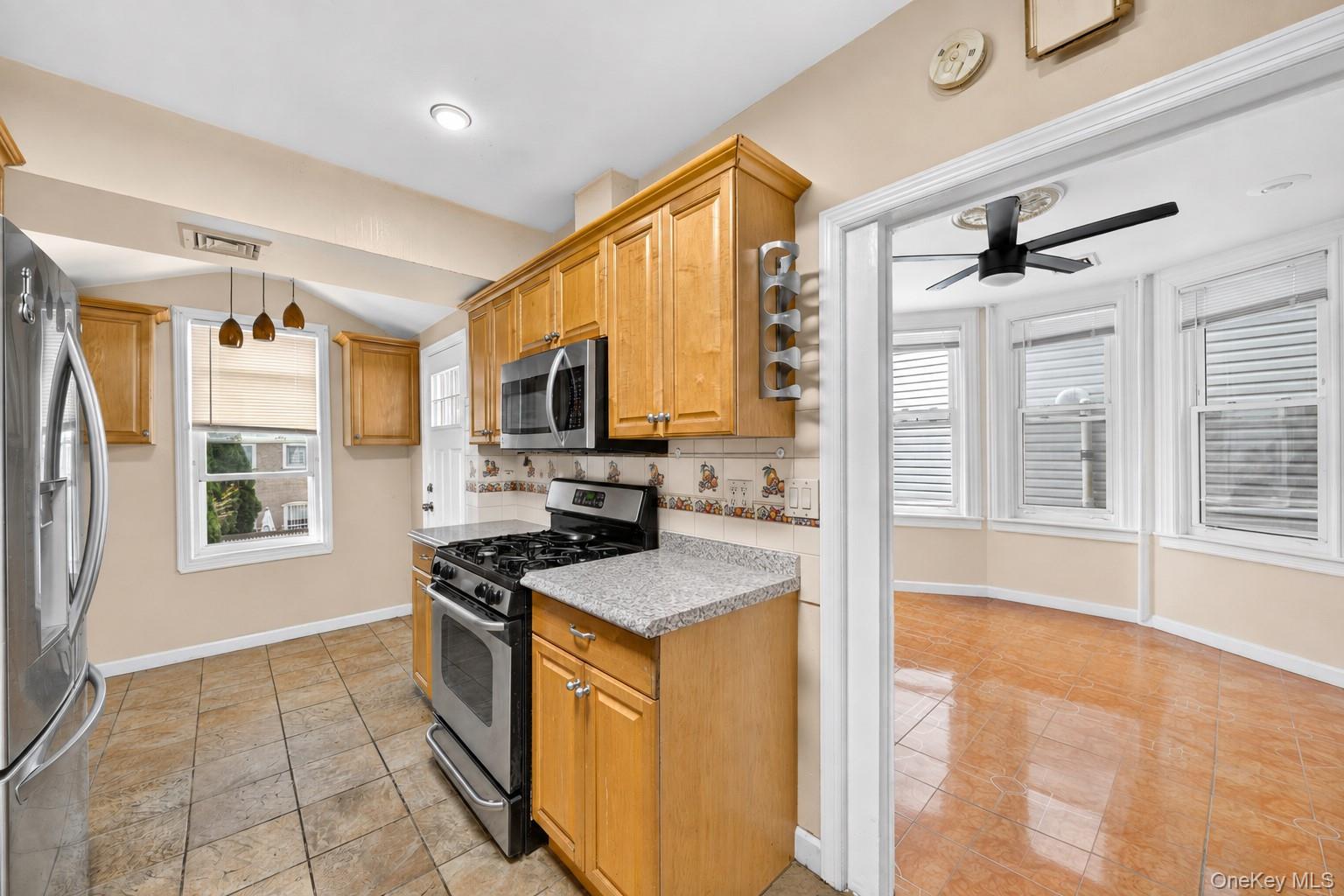 7630 Park Lane South – For Sale photo 3