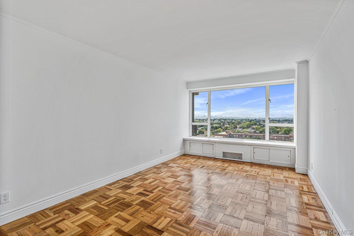 166-25 Powells Cove Boulevard, Unit 18C photo 27