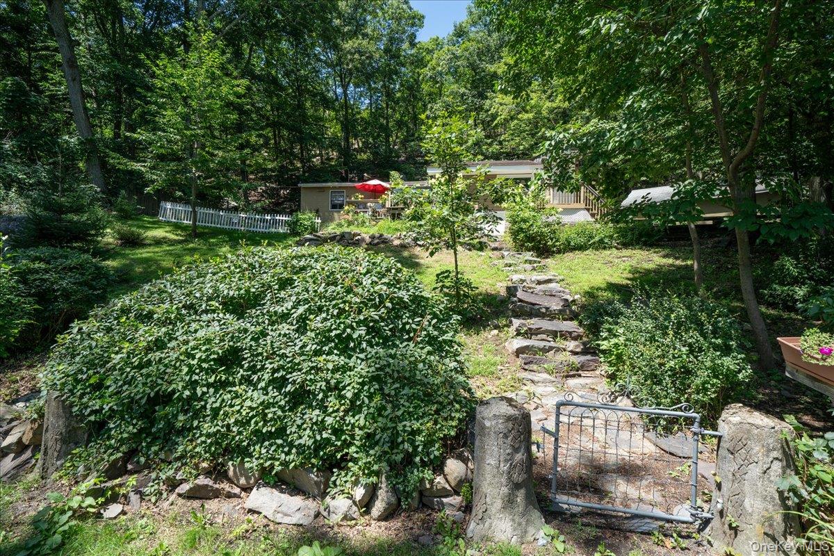 42 Deer Trail S – For Sale photo 44