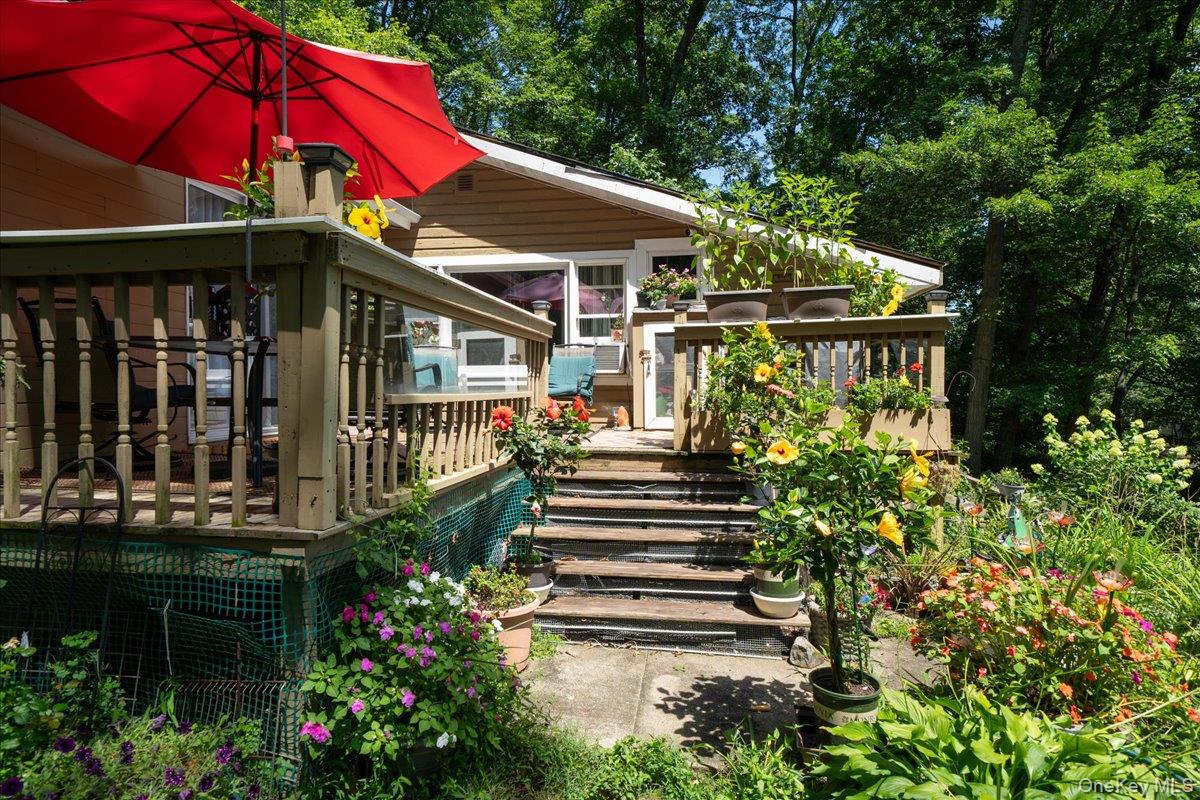 42 Deer Trail S – For Sale photo 38