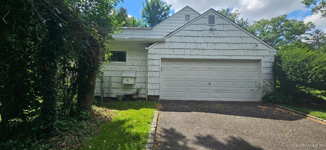 10 Meadow Woods Road – For Sale photo 2