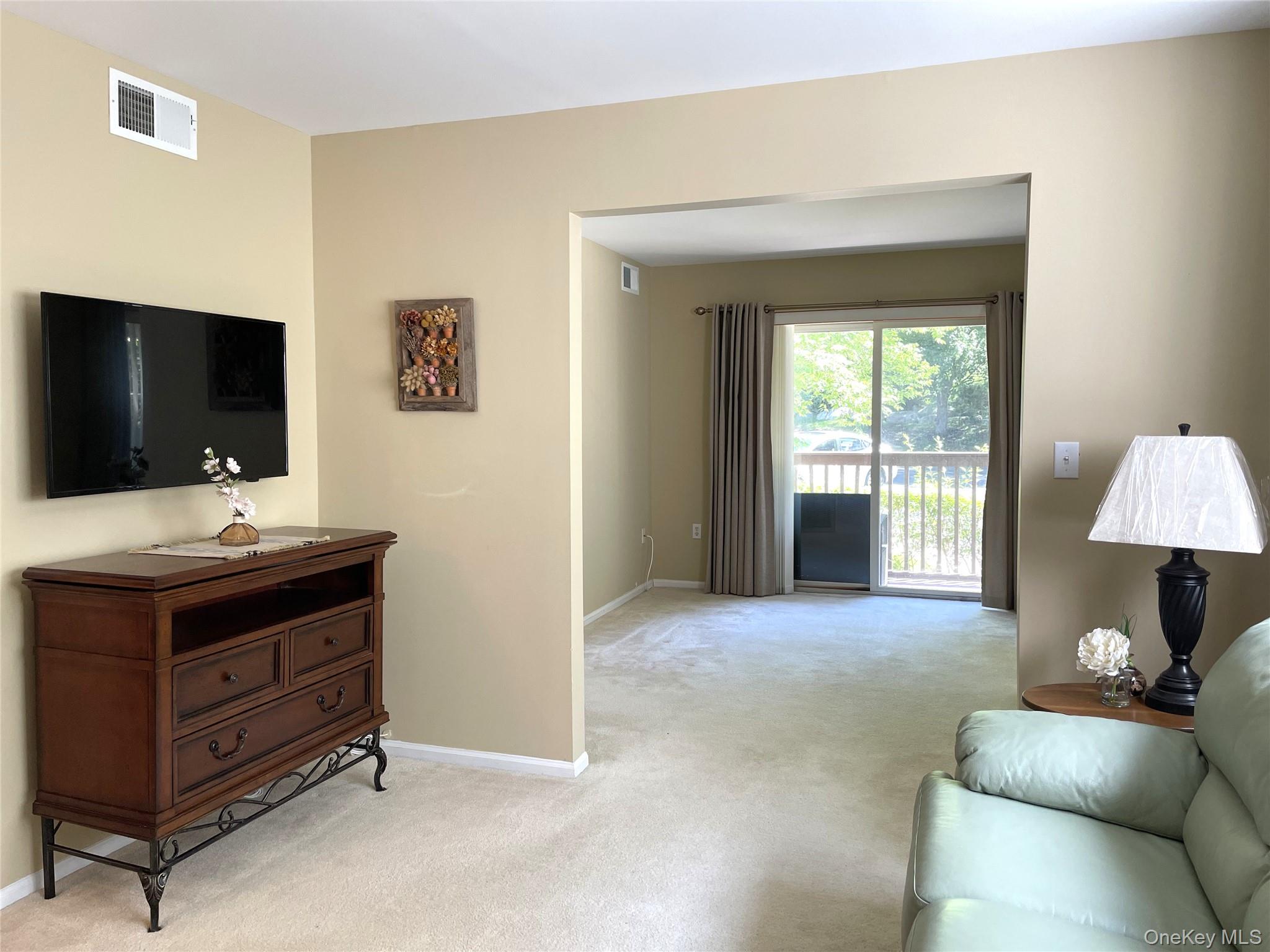 660 E Crooked Hill Road – For Sale photo 10
