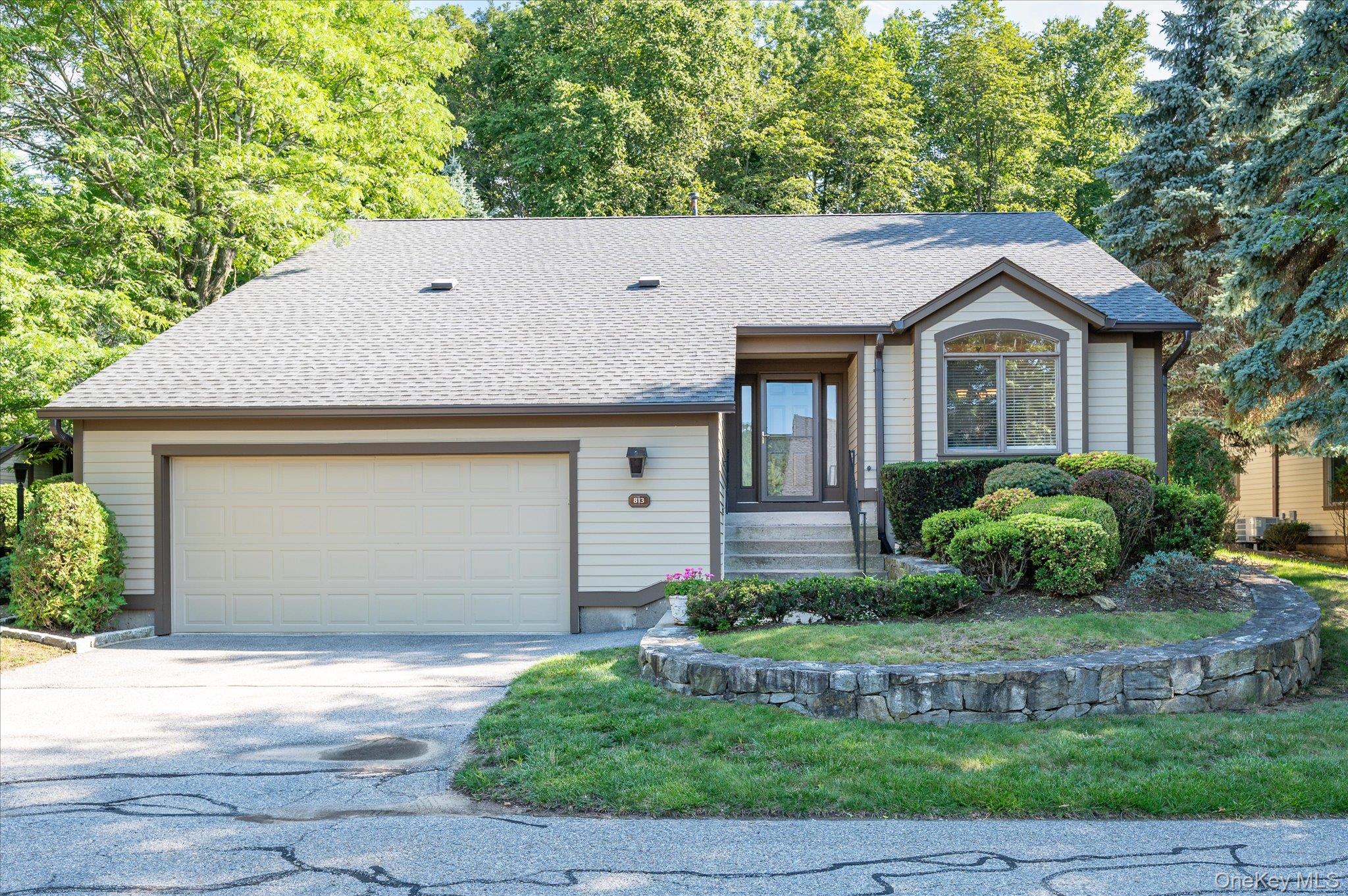 813 Heritage Hills – For Sale