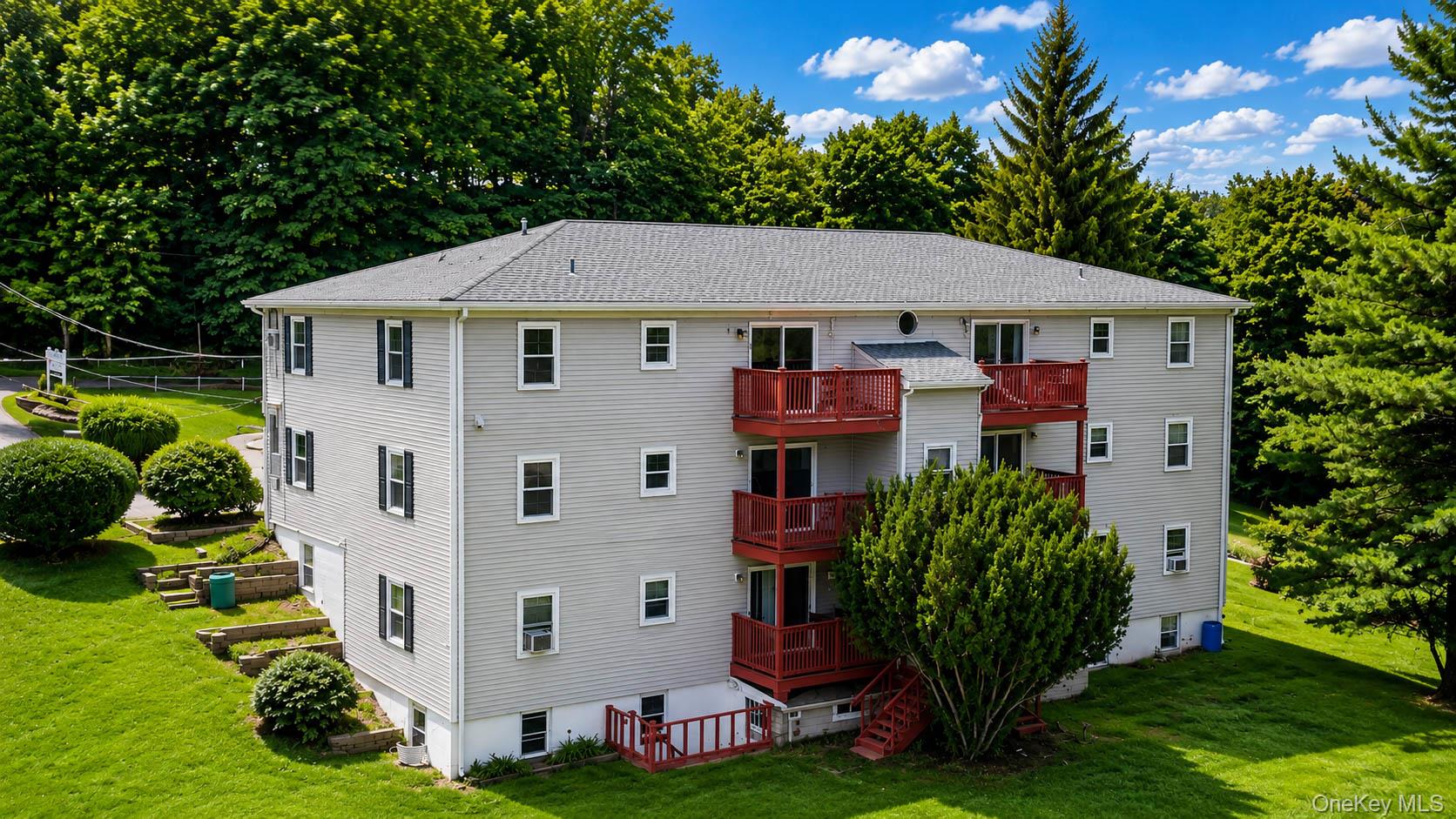 201 Ludingtonville Road, Unit 1A photo 9