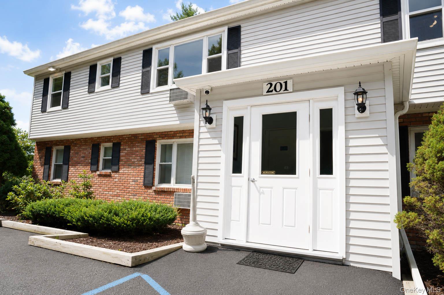 201 Ludingtonville Road, Unit 1A photo 11