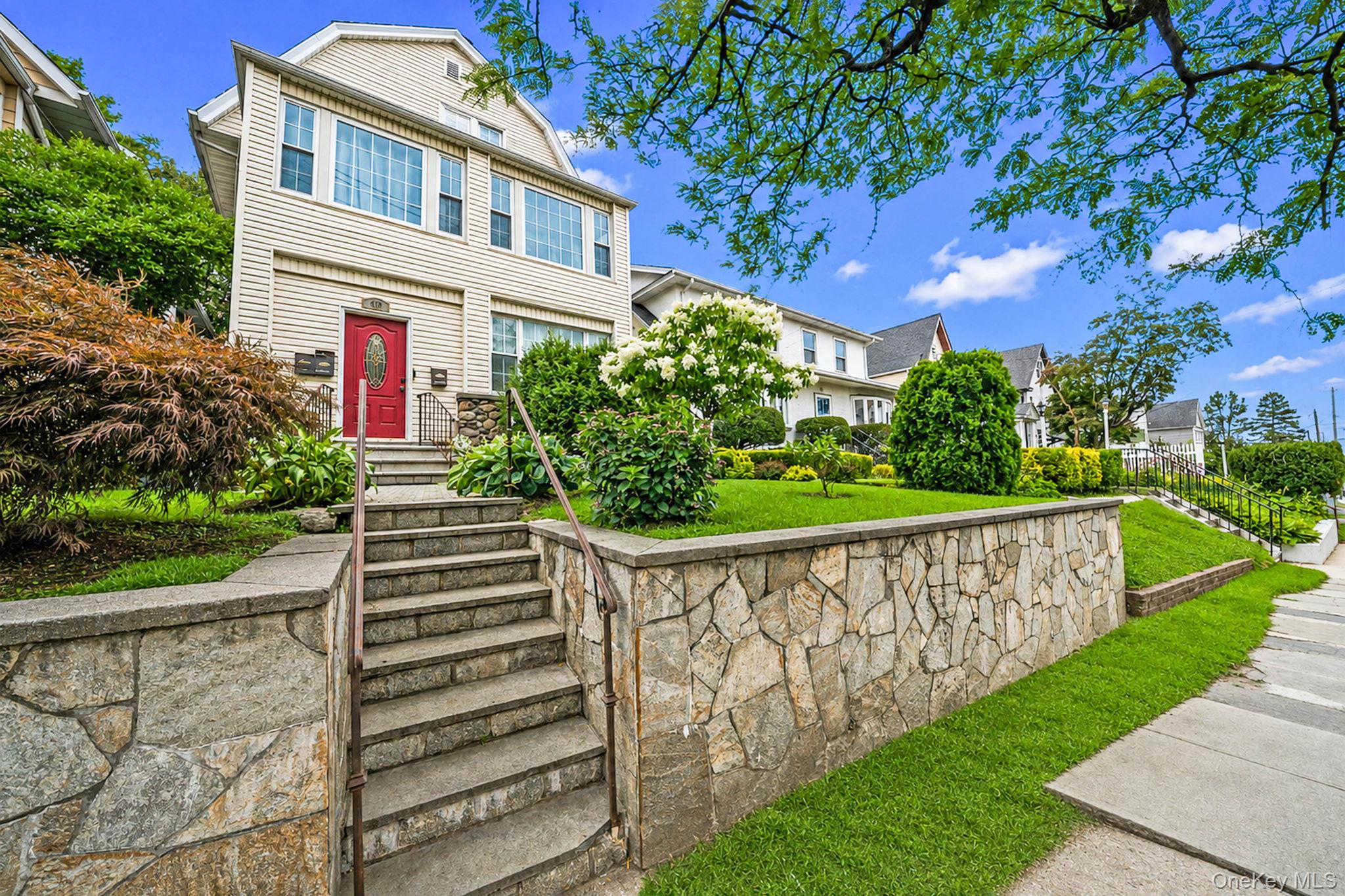 425 S Columbus Avenue – For Sale