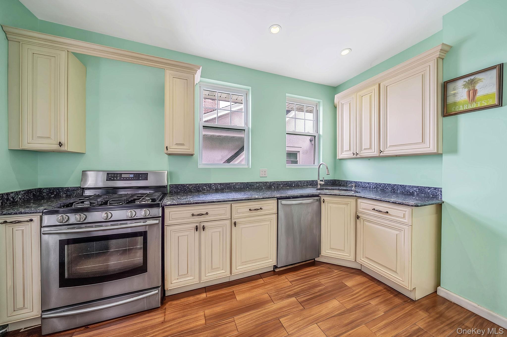 425 S Columbus Avenue – For Sale photo 6