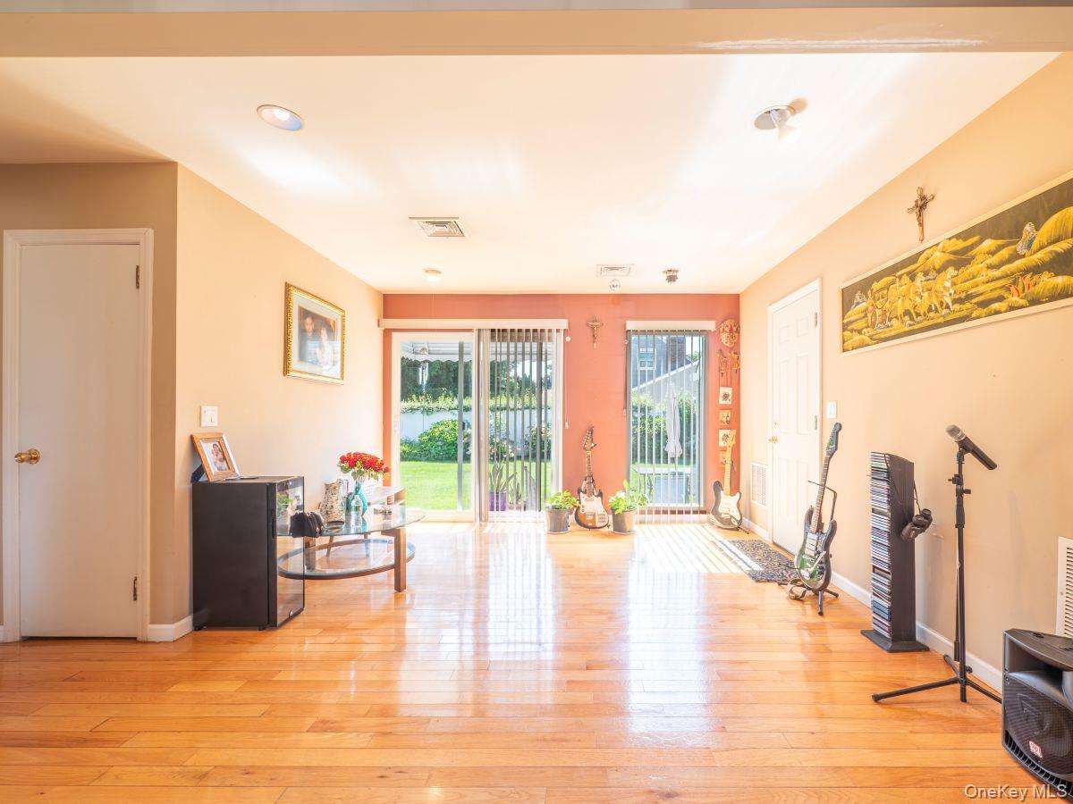 295 Ivy Avenue – For Sale photo 4