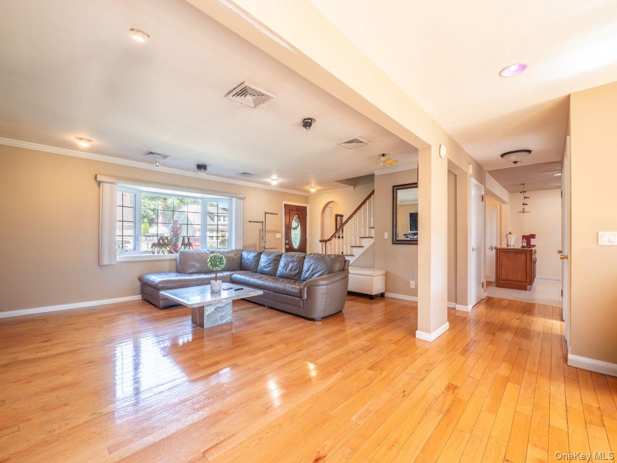 295 Ivy Avenue – For Sale photo 5