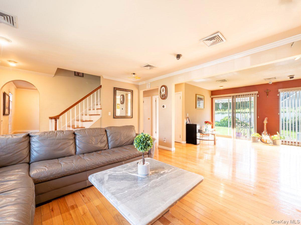 295 Ivy Avenue – For Sale photo 3