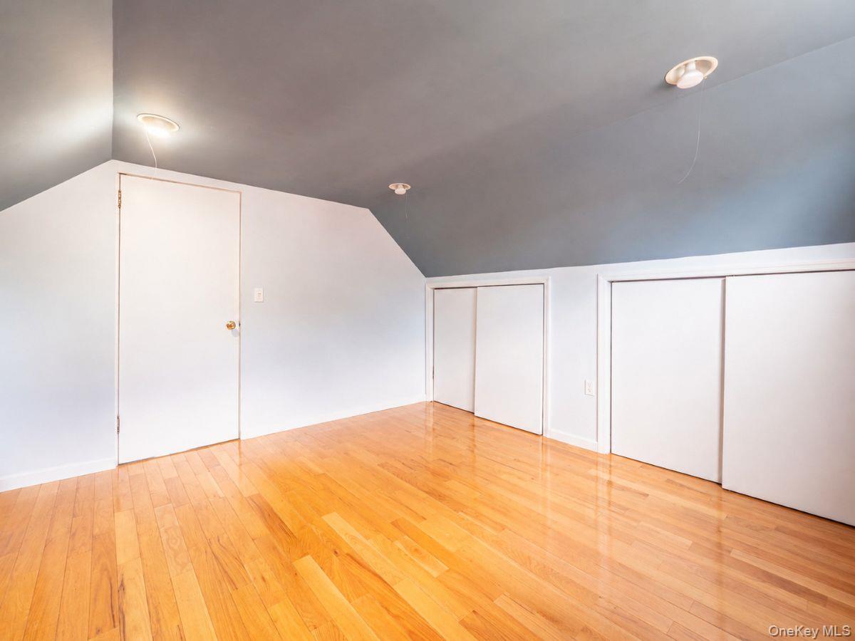 295 Ivy Avenue – For Sale photo 16