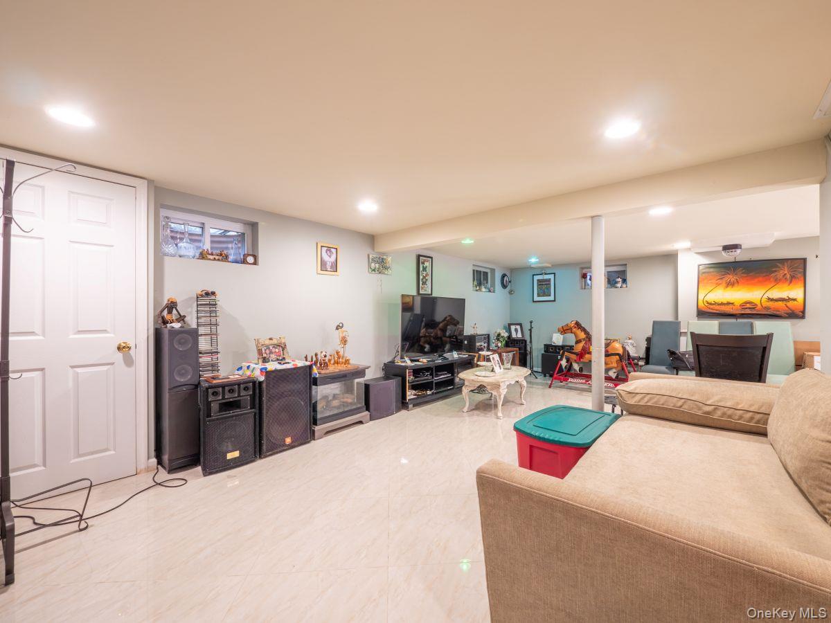 295 Ivy Avenue – For Sale photo 22
