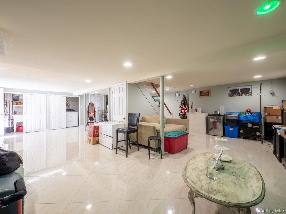 295 Ivy Avenue – For Sale photo 23