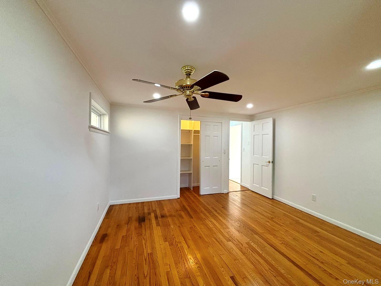 25 W Lakeshore Drive, Unit Upper unit photo 27