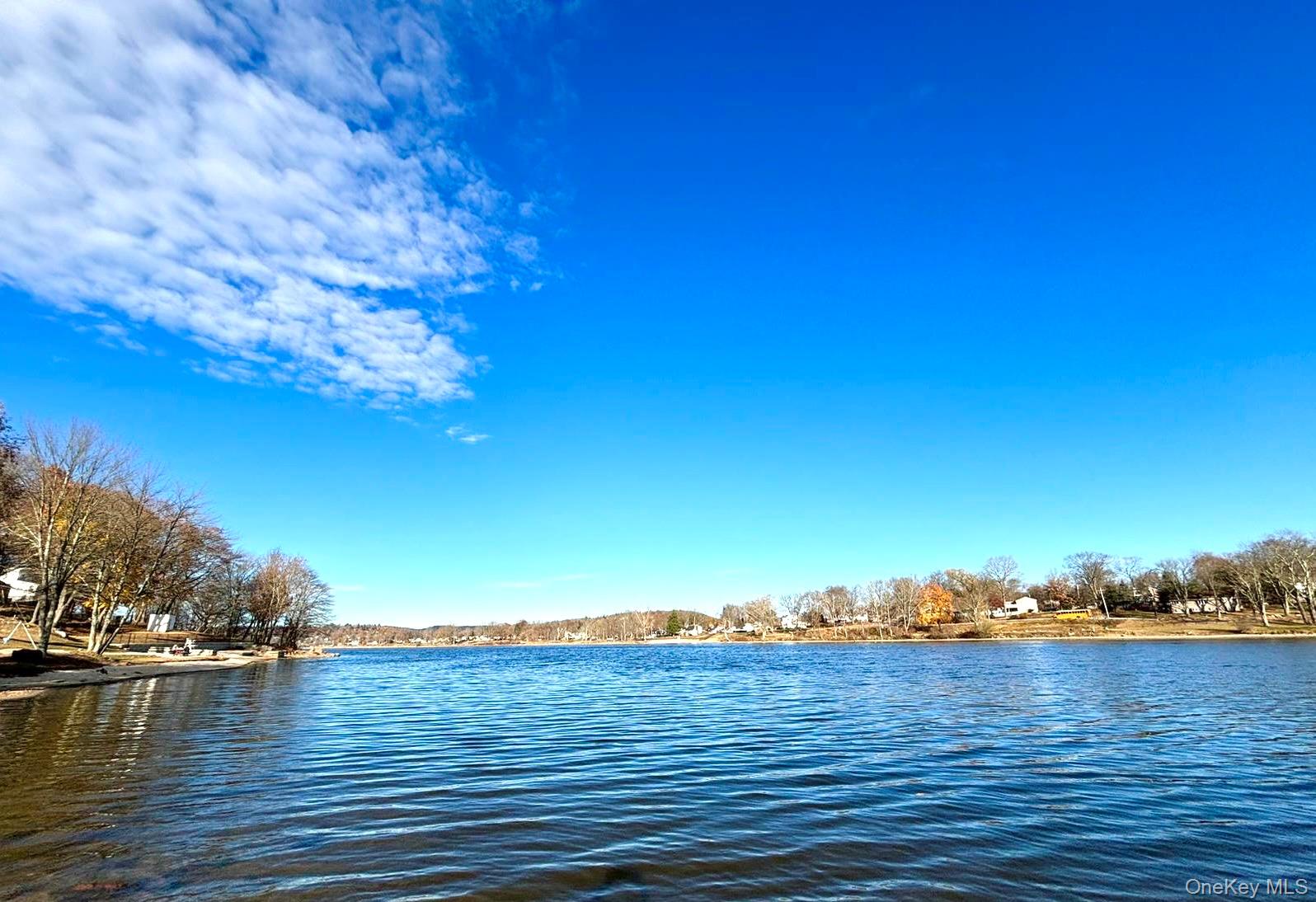 25 W Lakeshore Drive, Unit Upper unit
