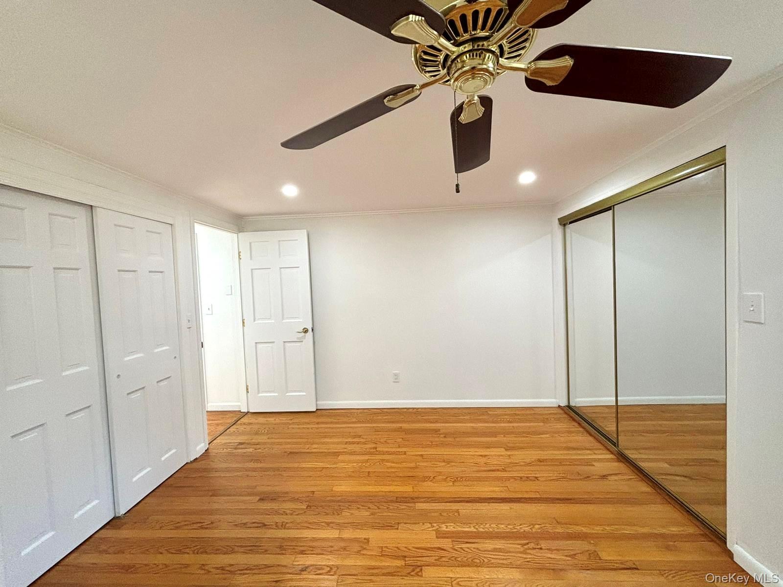 25 W Lakeshore Drive, Unit Upper unit photo 25
