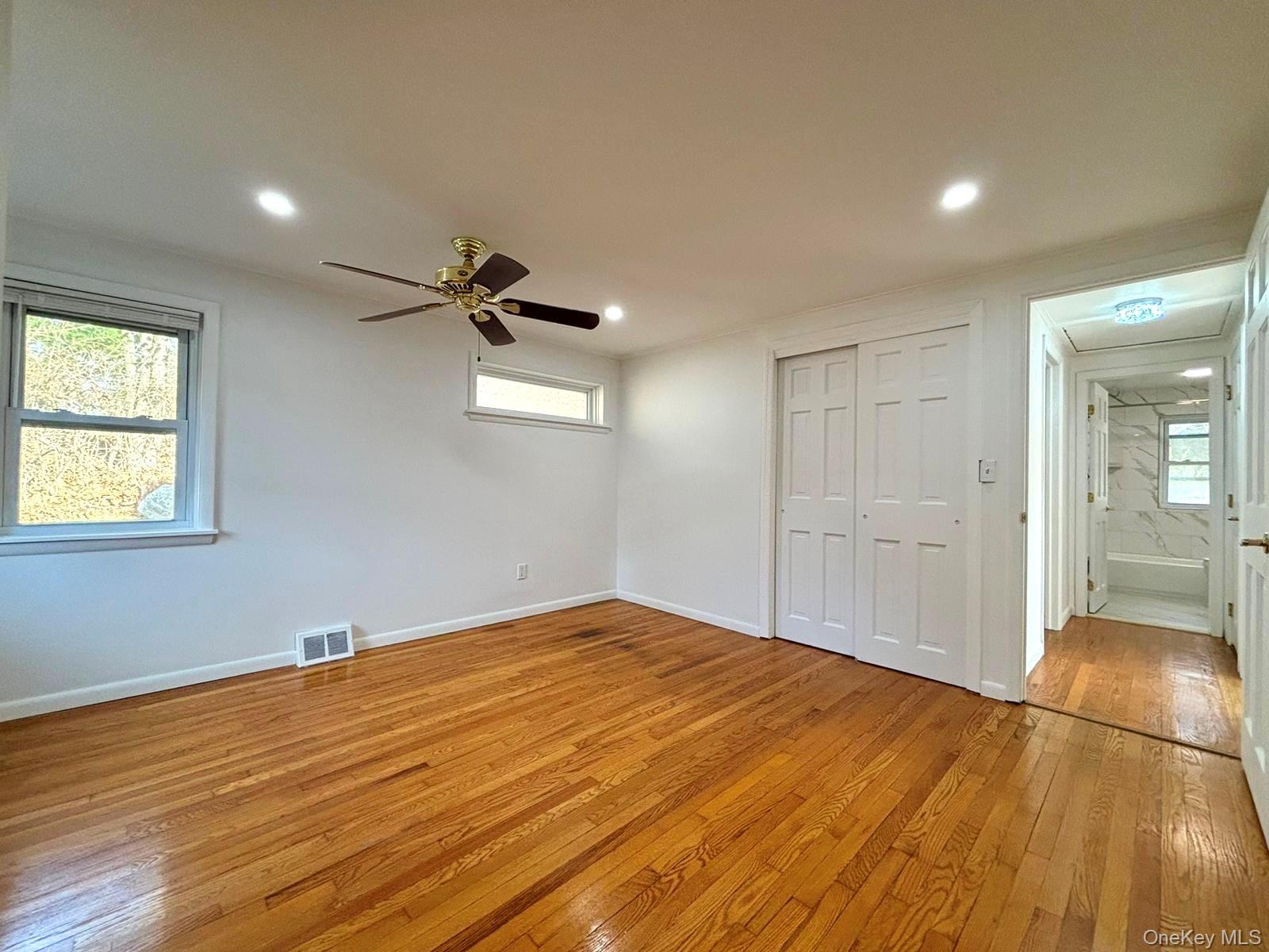 25 W Lakeshore Drive, Unit Upper unit photo 26