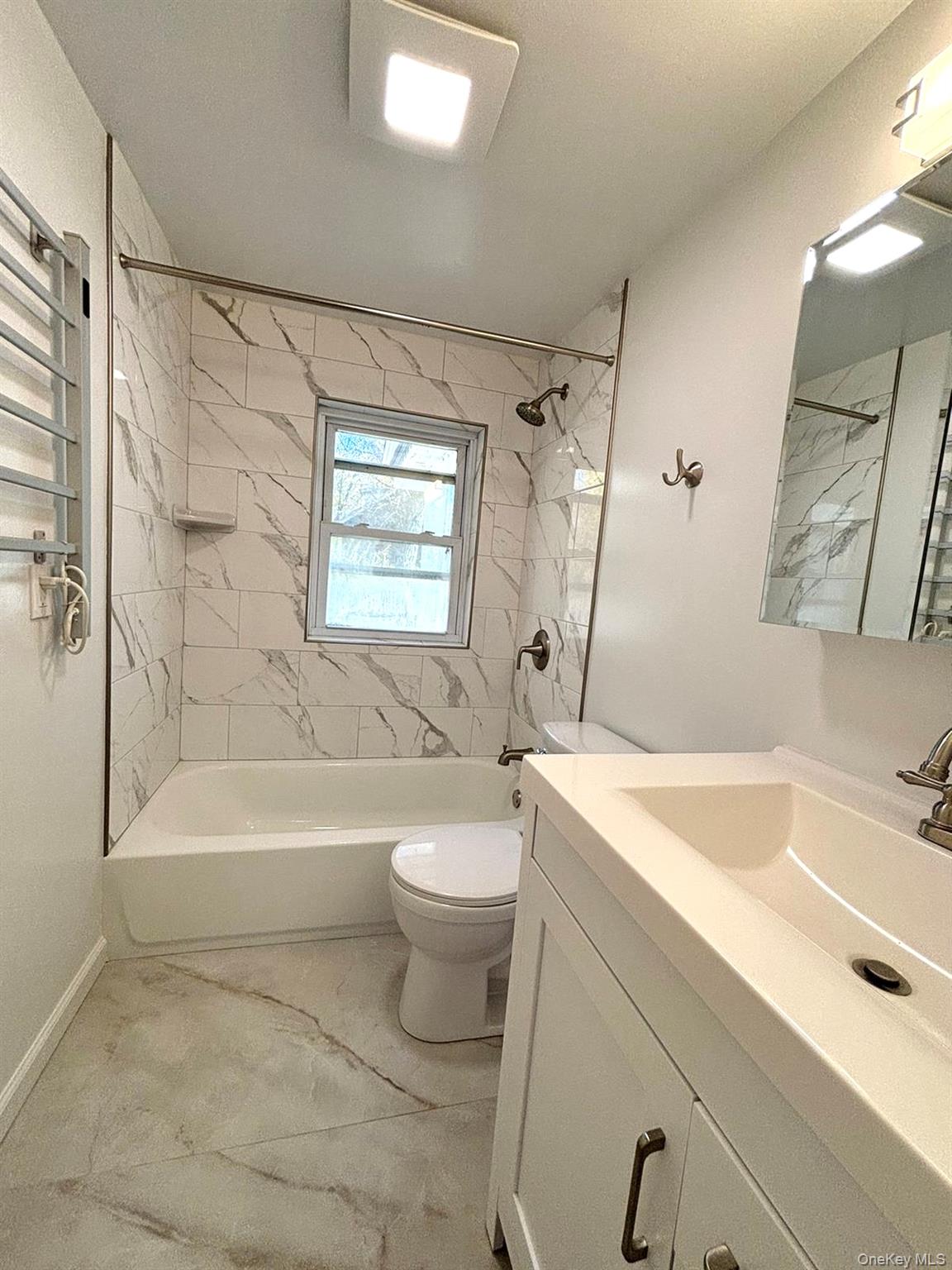 25 W Lakeshore Drive, Unit Upper unit photo 30