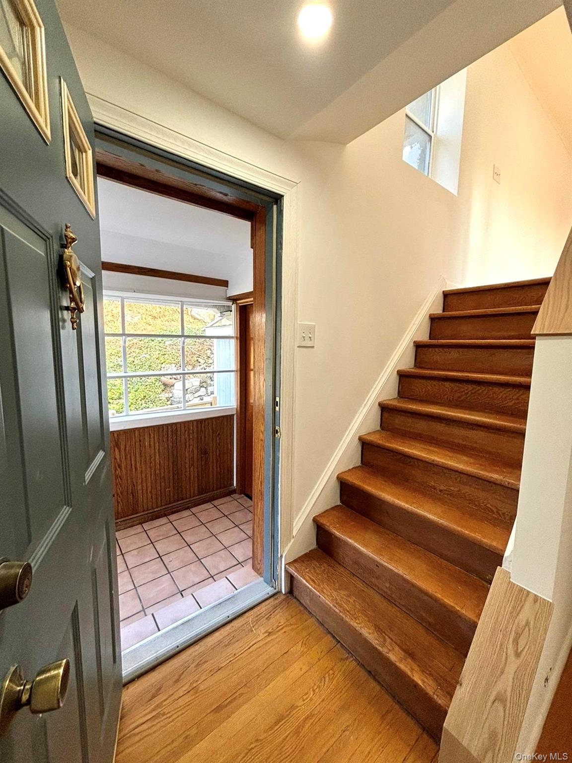 25 W Lakeshore Drive, Unit Upper unit photo 13