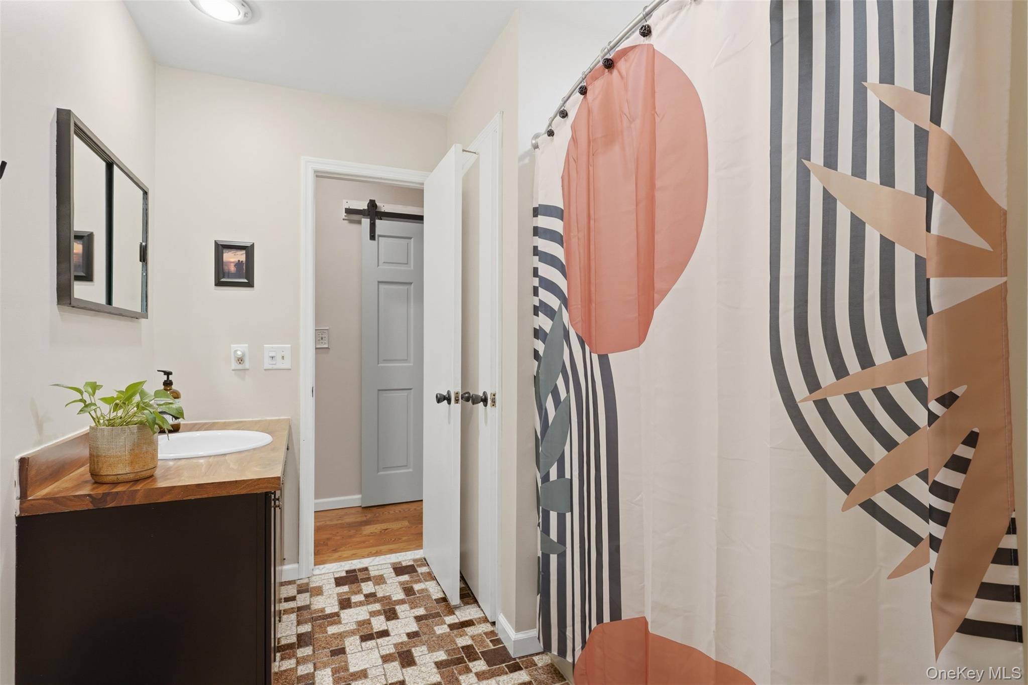 35 Beverly Drive – For Sale photo 18