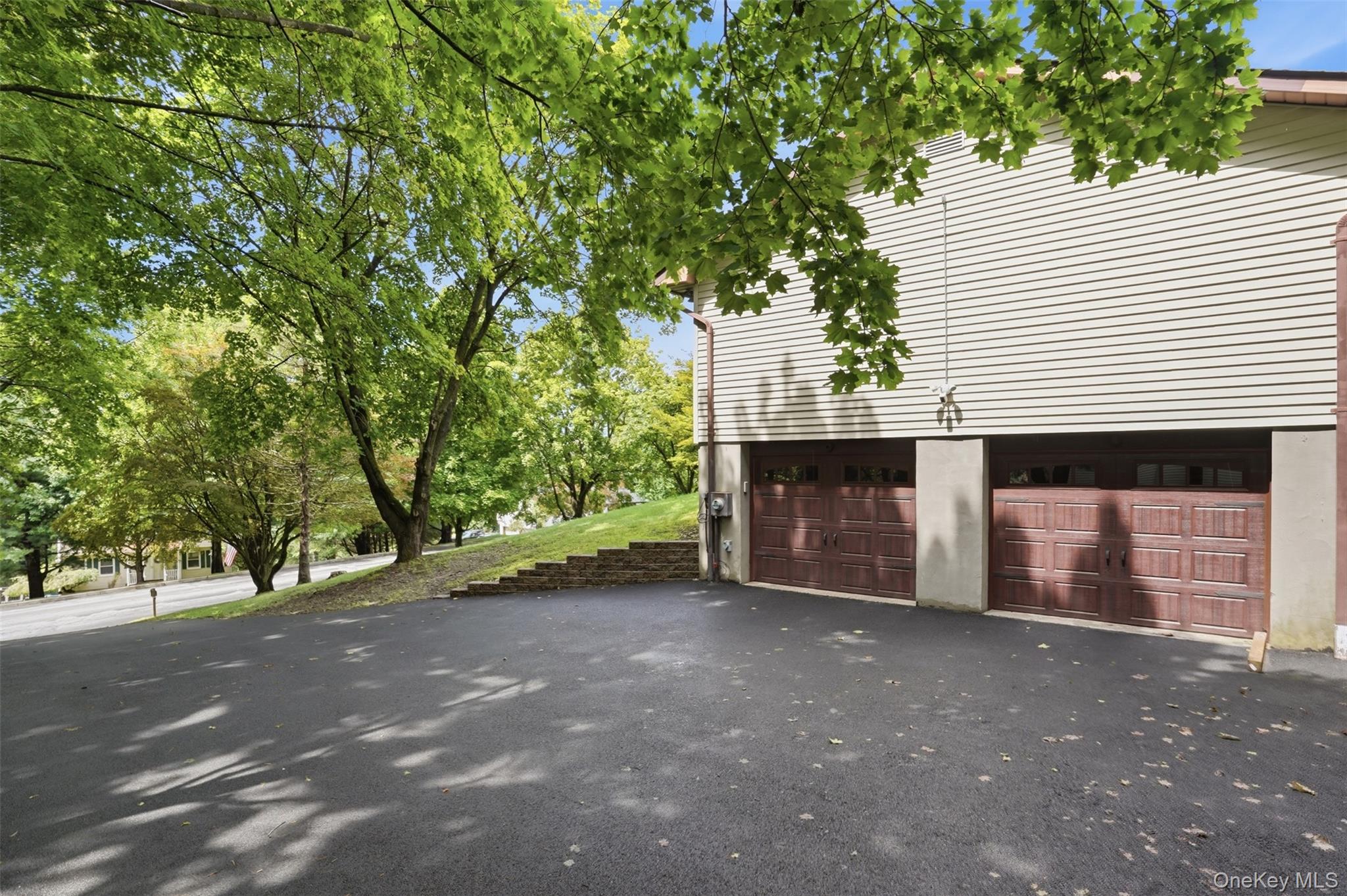 35 Beverly Drive – For Sale photo 33